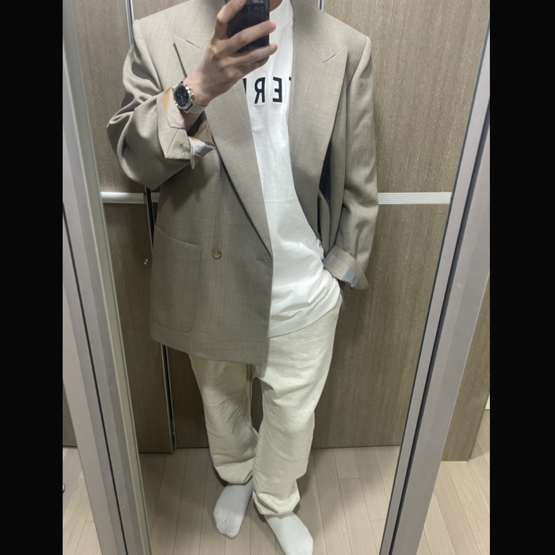 Fear of God Eternal Fleece Classic Sweatpants Warm Heather Oatmeal 착용 스타일
