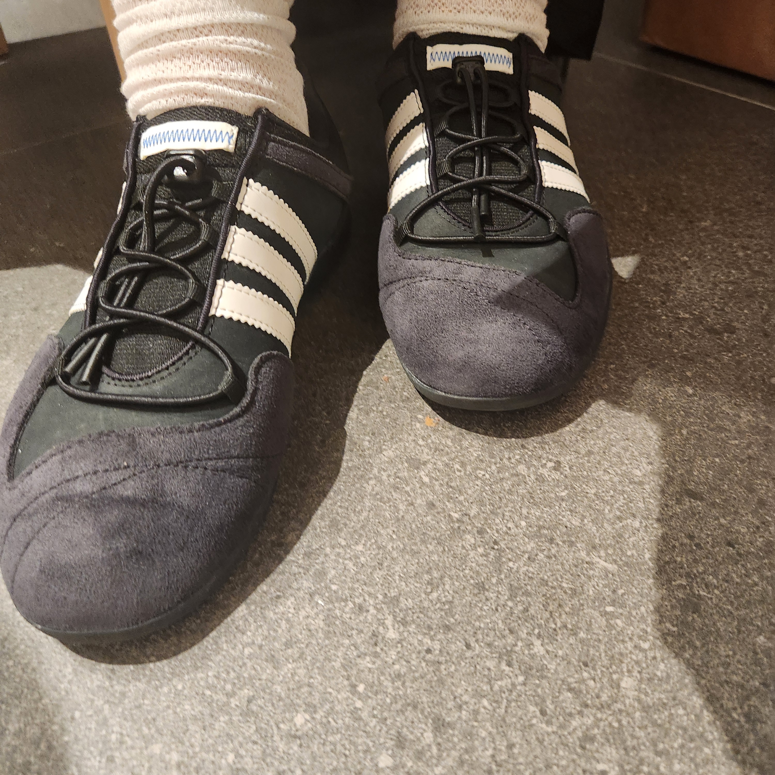 Adidas x Bad Bunny Ballerina Core Black Chalk White 착용 스타일