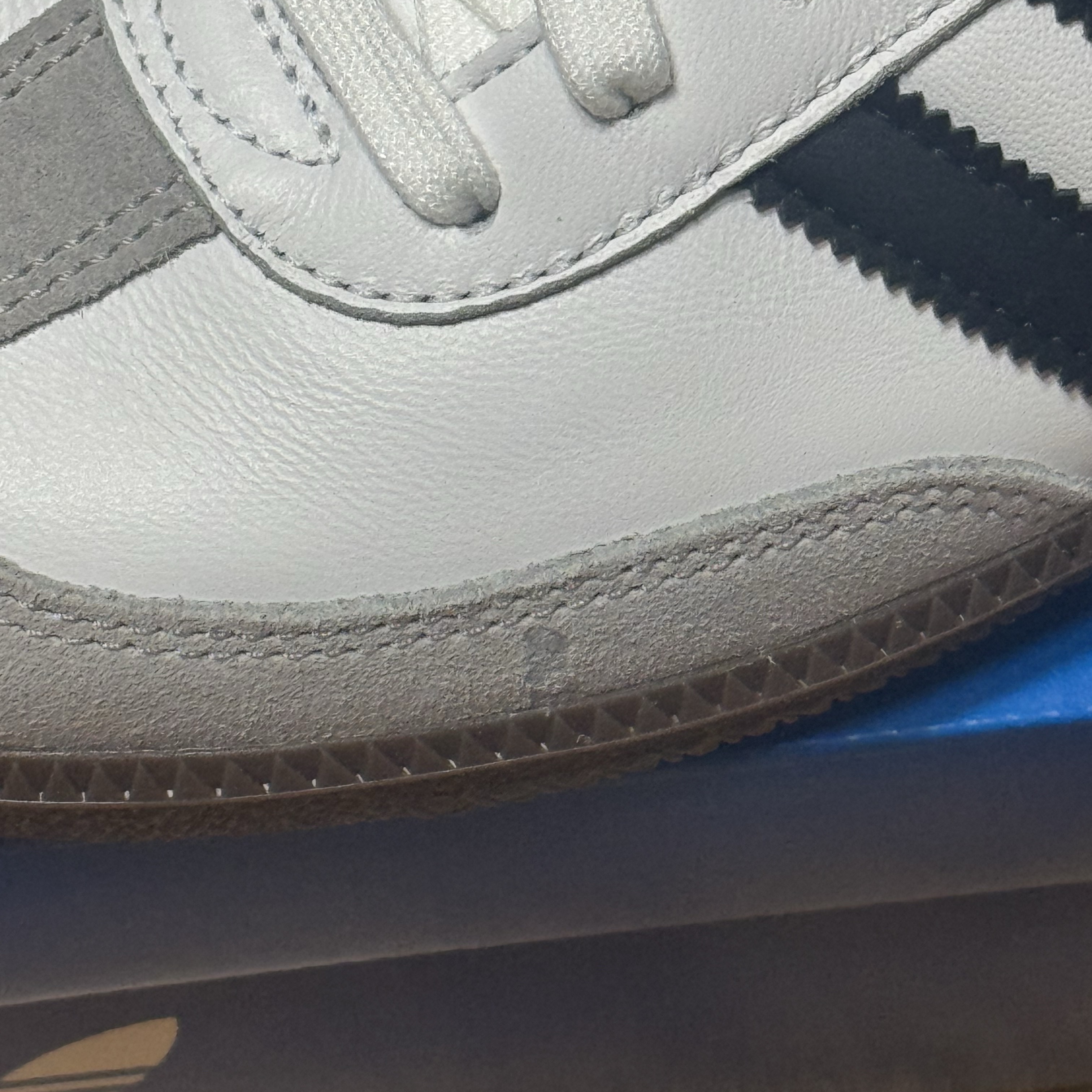 Adidas Samba OG Cloud White 착용 스타일 - 2