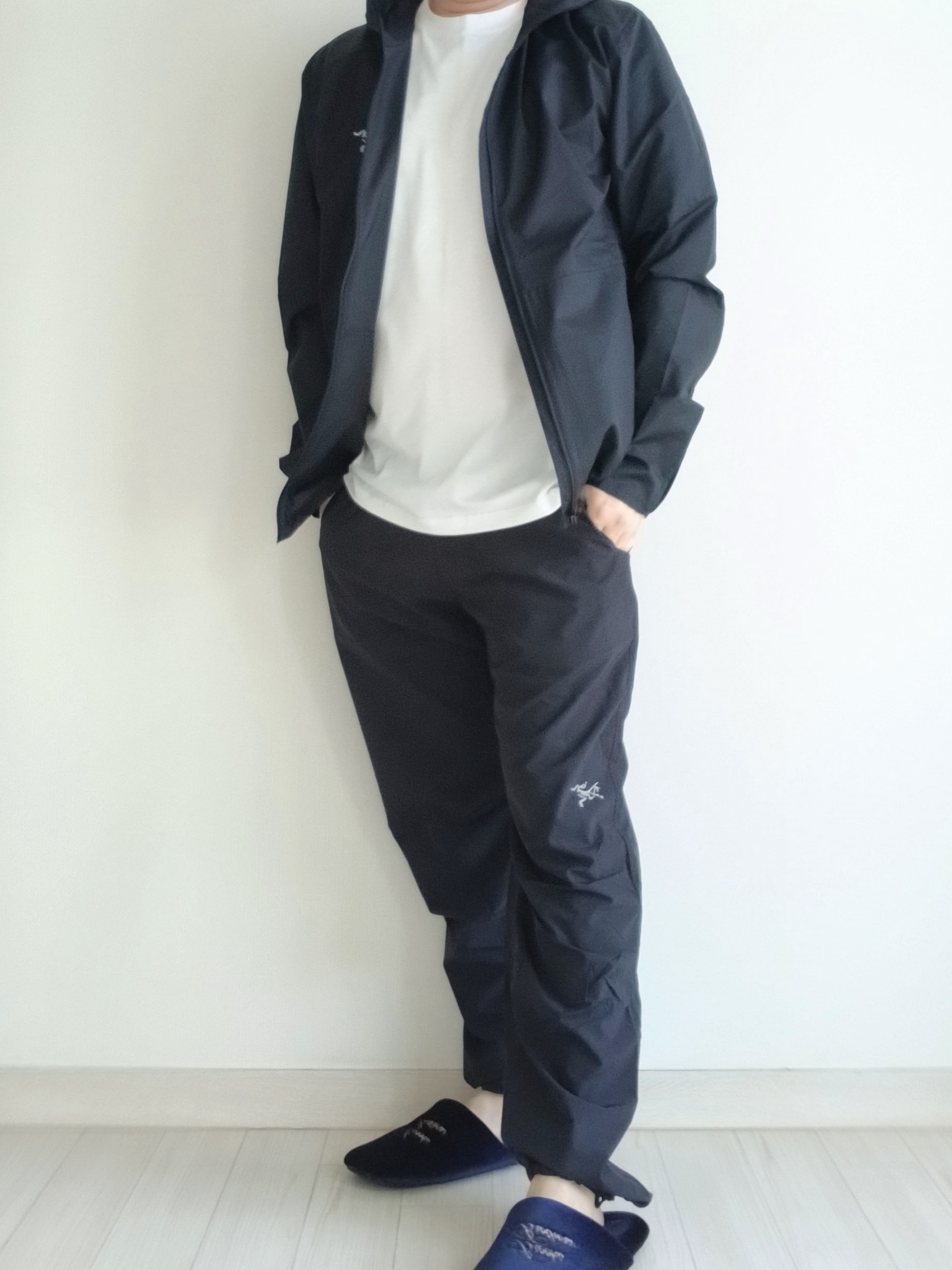 Arc'teryx Bird Word Cap 24K Black, Arc'teryx Kragg SL Cotton Blurred Bird SS T-Shirt White Light Atmos 착용 스타일 - 10