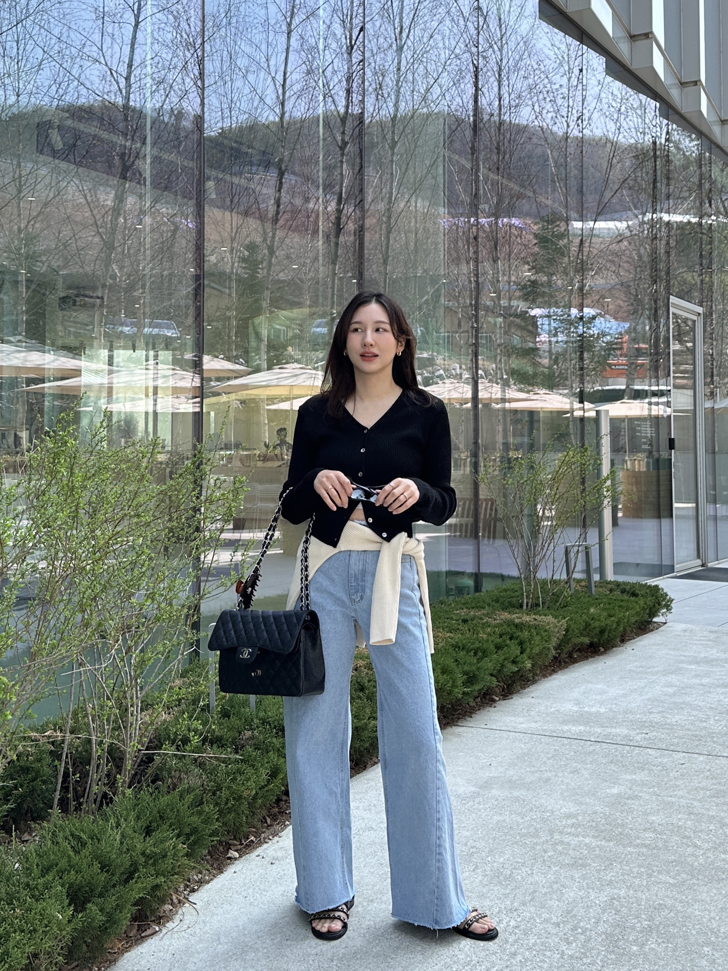 Chanel Medium Classic Handbag Grained Calfskin & Silver Black, Chanel Large Classic Handbag Grained Calfskin & Silver Black ์ฐฉ์ฉ ์คํ์ผ - 1