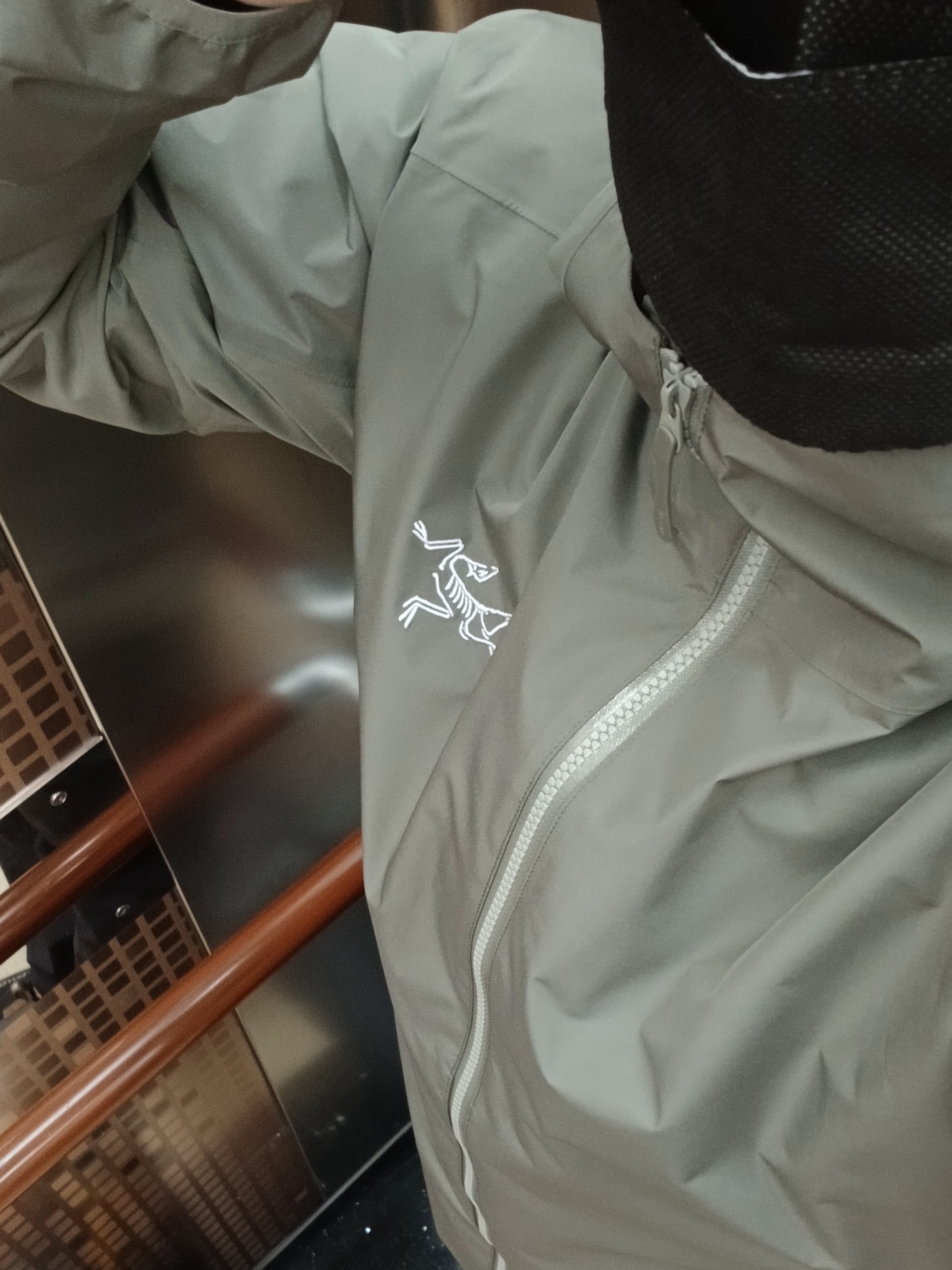 Arc'teryx Solano Hoody Forage, Arc'teryx Bird Word Cap 24K Black 착용 스타일 - 4