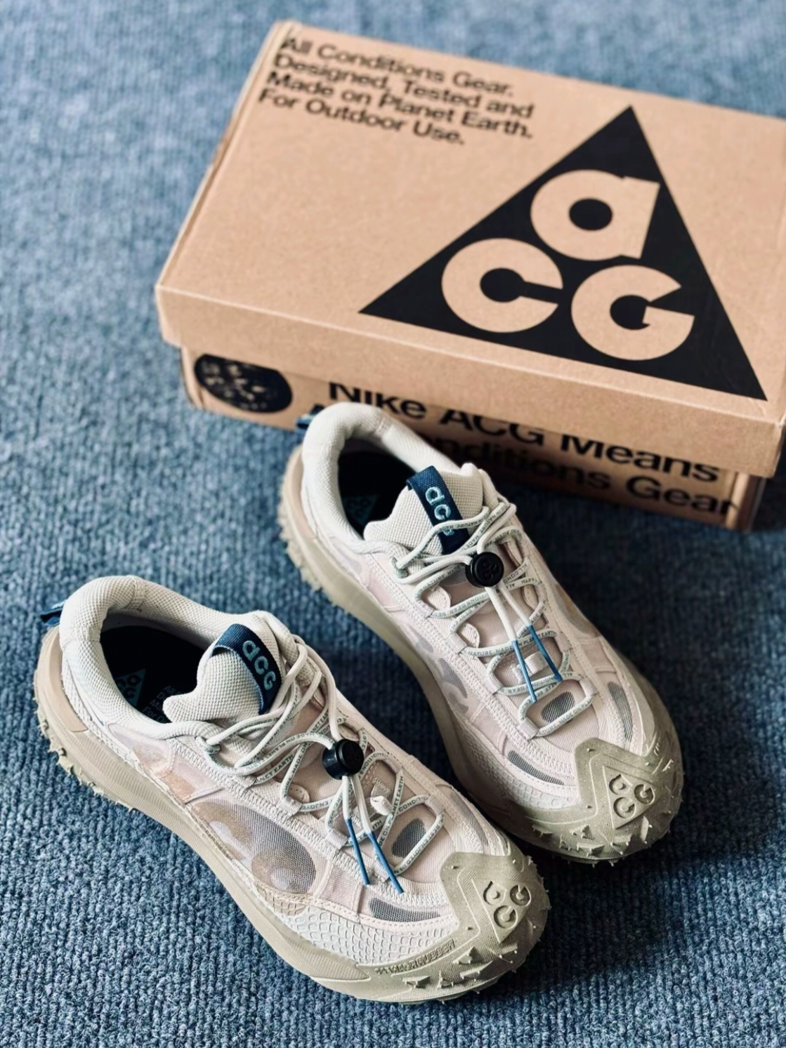 Nike ACG Mountain Fly 2 Low Light Orewood Brown Khaki 착용 스타일 - 4