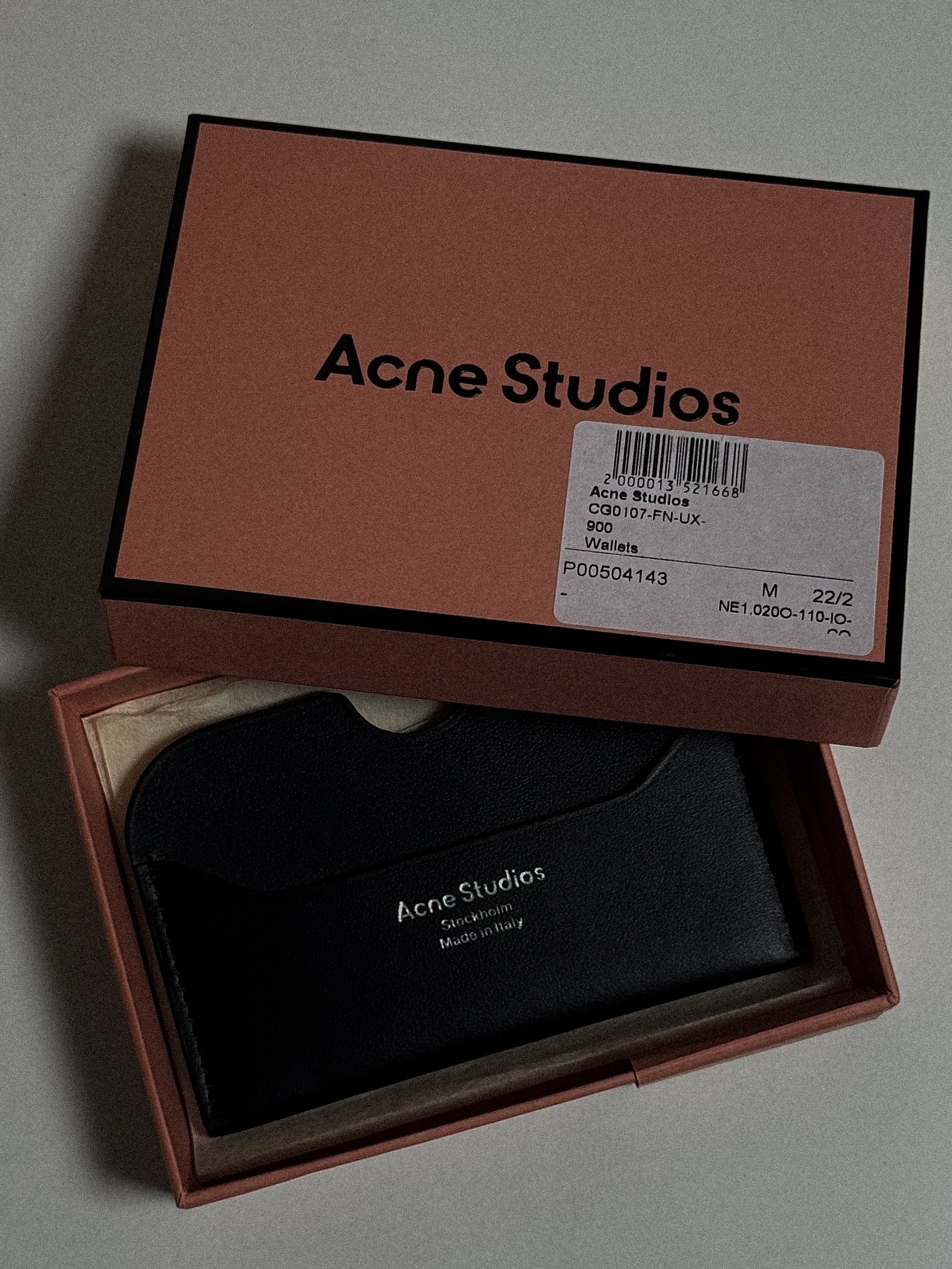 Acne Studios Elmas Card Holder Black 착용 스타일 - 2