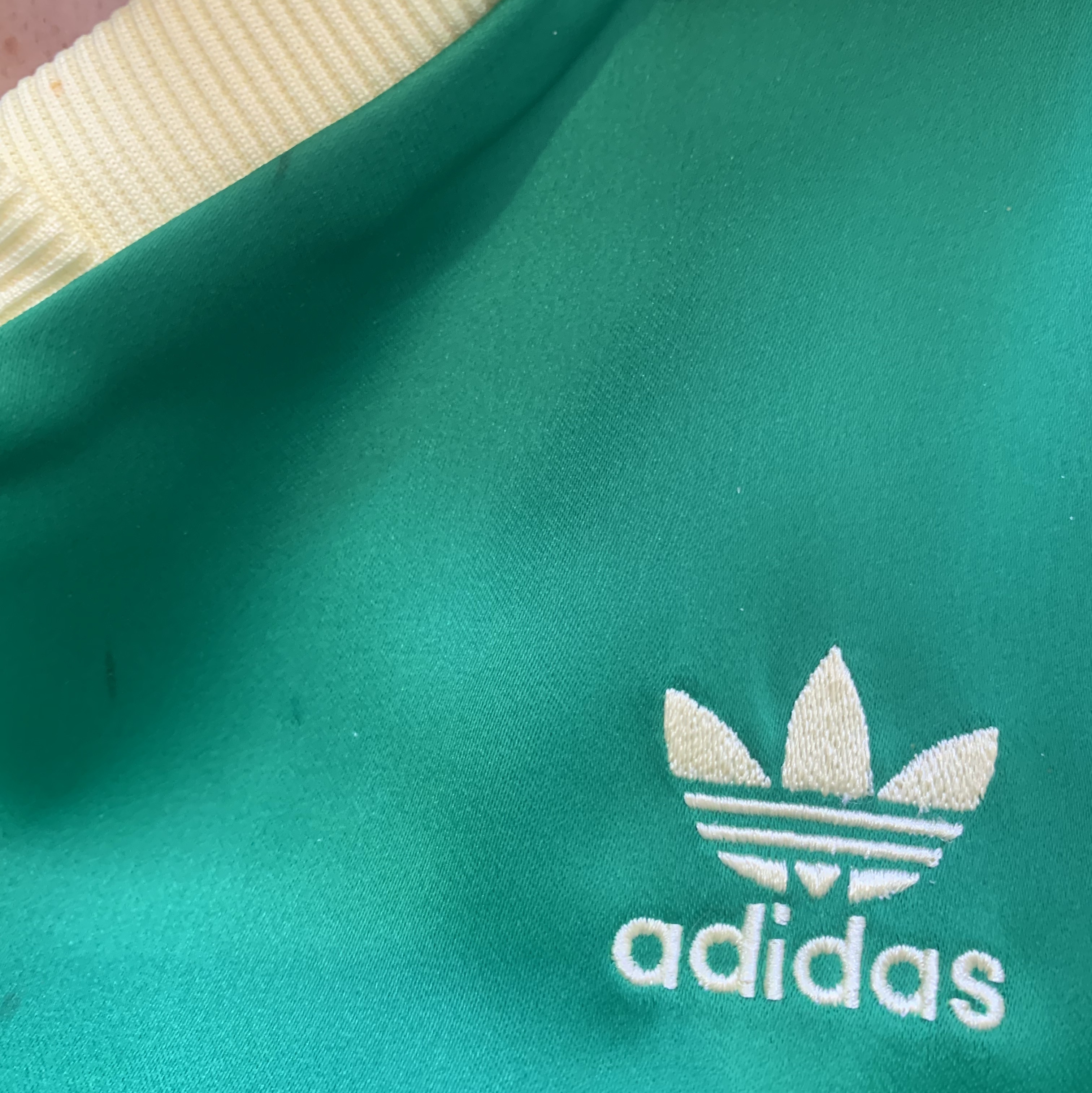 (W) Adidas 3-Stripes Satin Long Sleeve T-Shirt Green - KR Sizing 착용 스타일