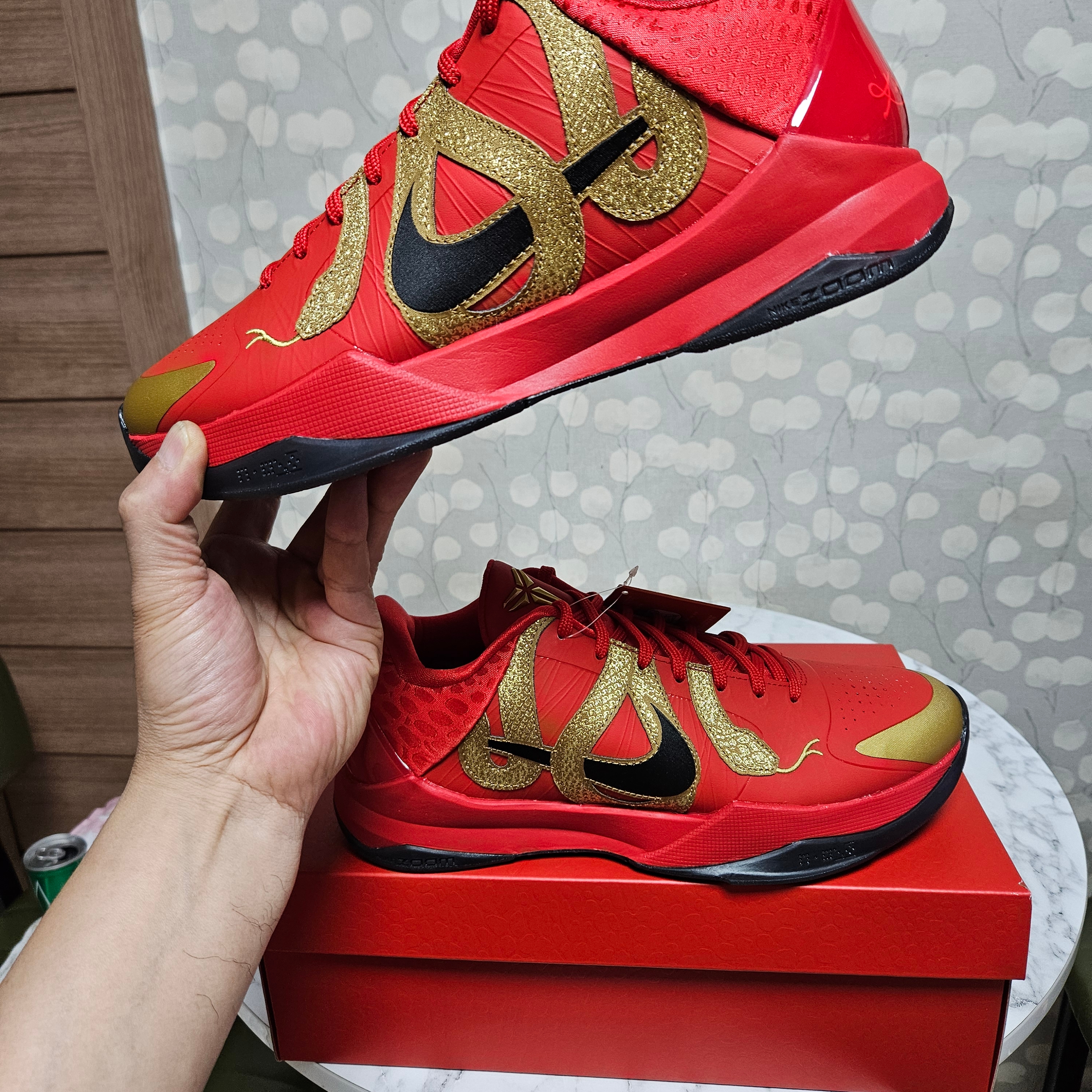 Nike Kobe 5 Protro Year of the Mamba University Red 착용 스타일 - 2