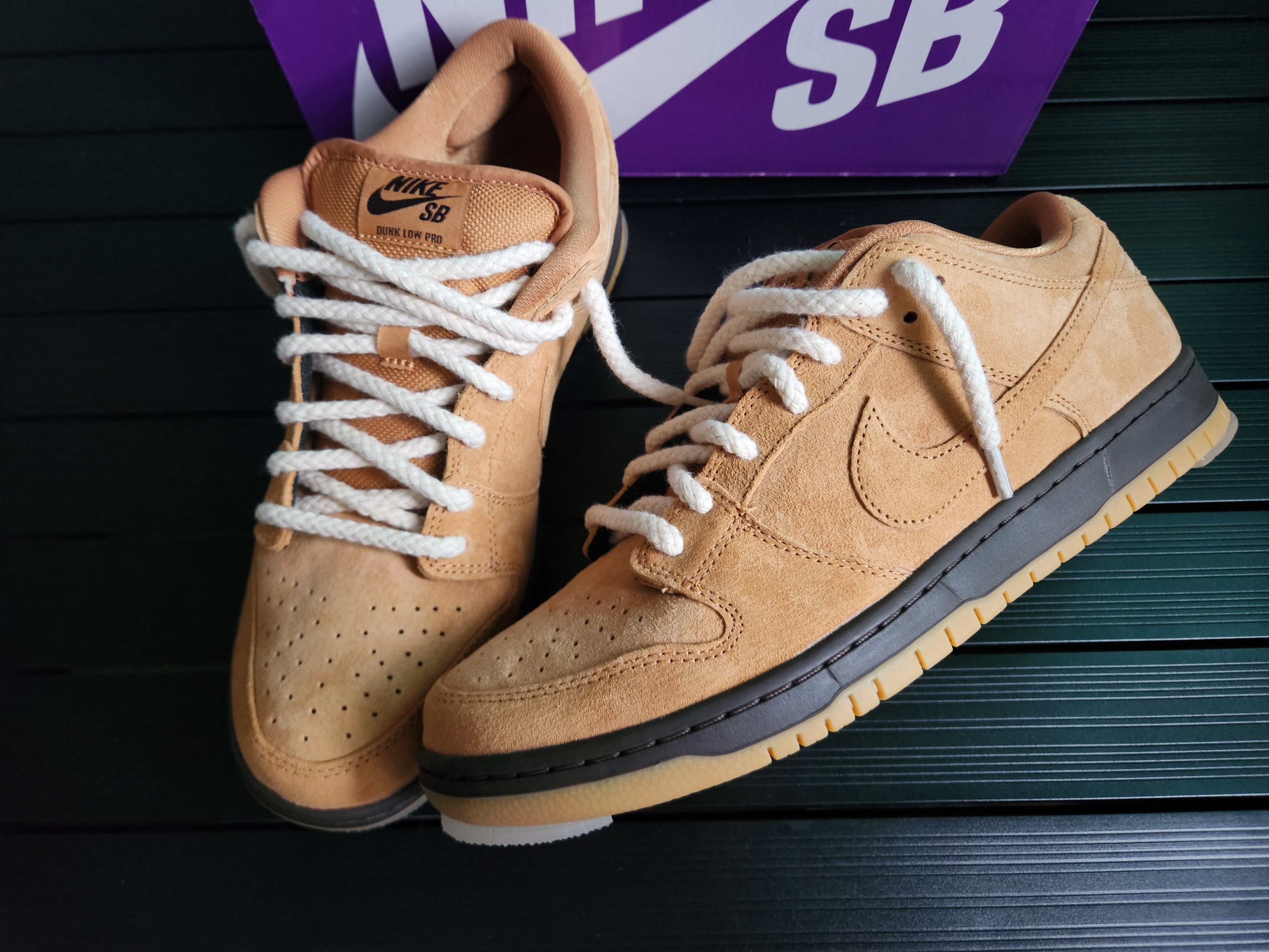 Nike SB Dunk Low Pro Wheat 2023 착용 스타일 - 2