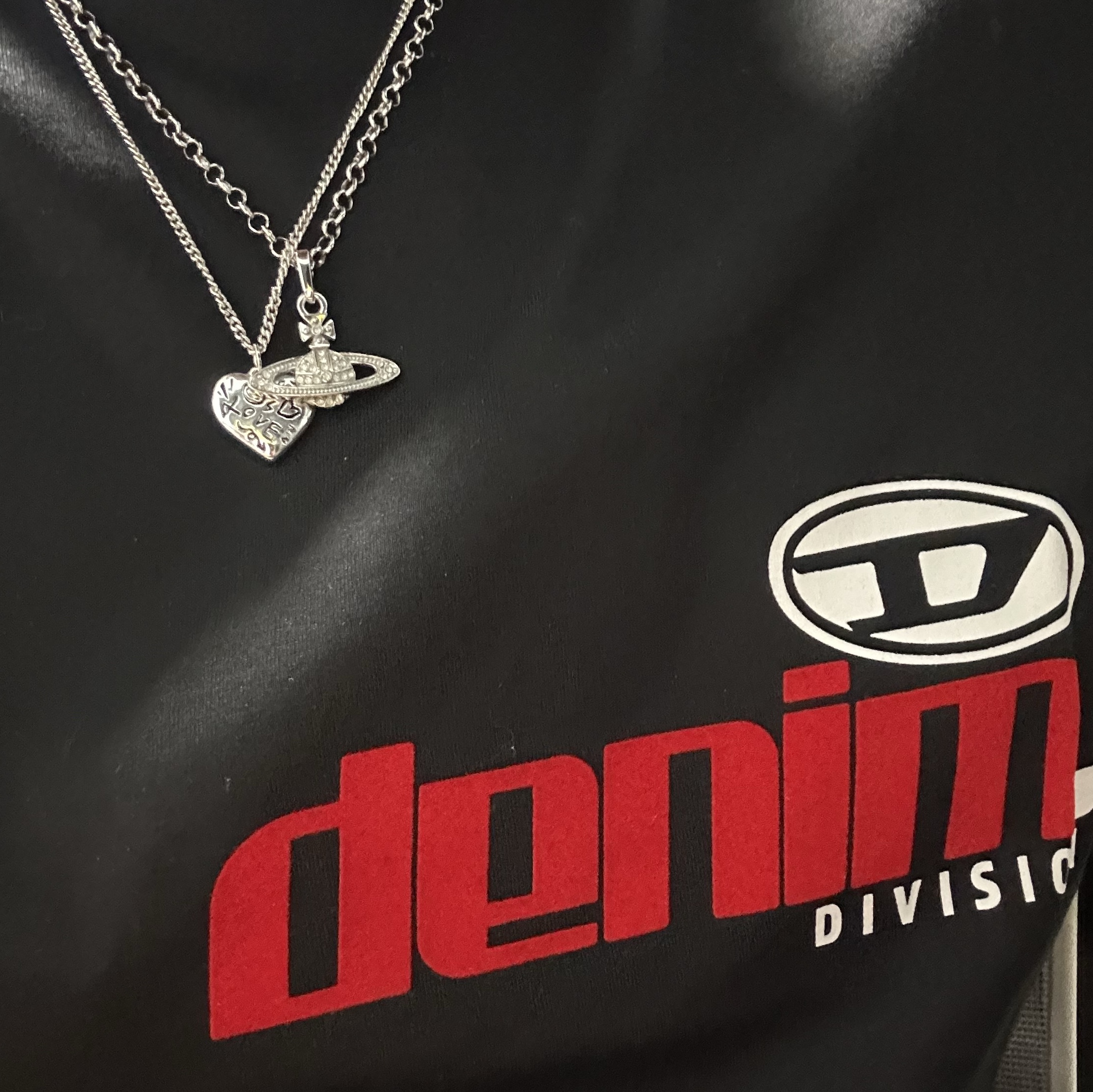 Diesel T-Diegor-L14 T-Shirt with Shiny Flocked Print Black, Nonenon Sketch Love Necklace 1 착용 스타일