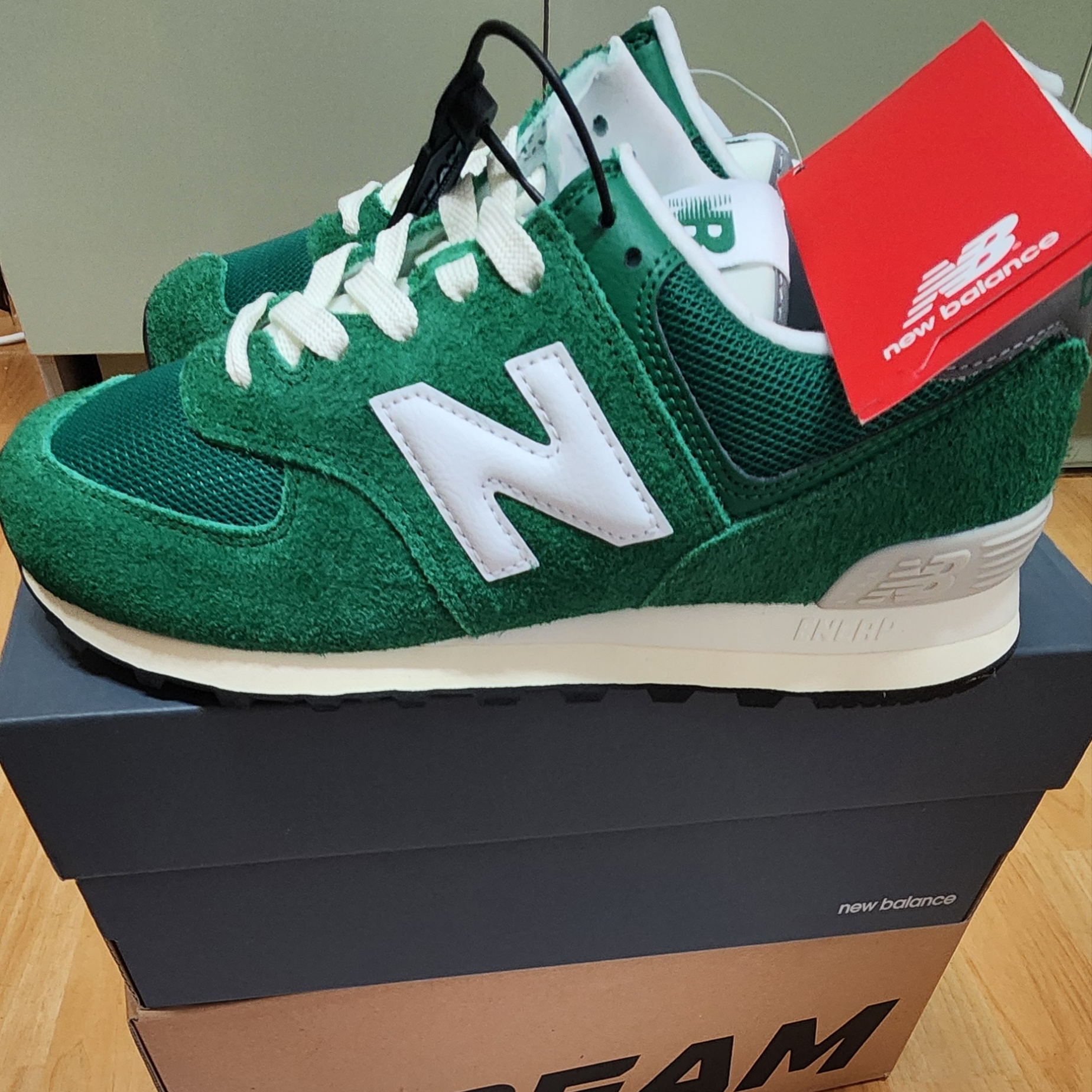 New Balance 574 Heritage Grass Green, New Balance 574 Legacy Apollo Grey 착용 스타일 - 3