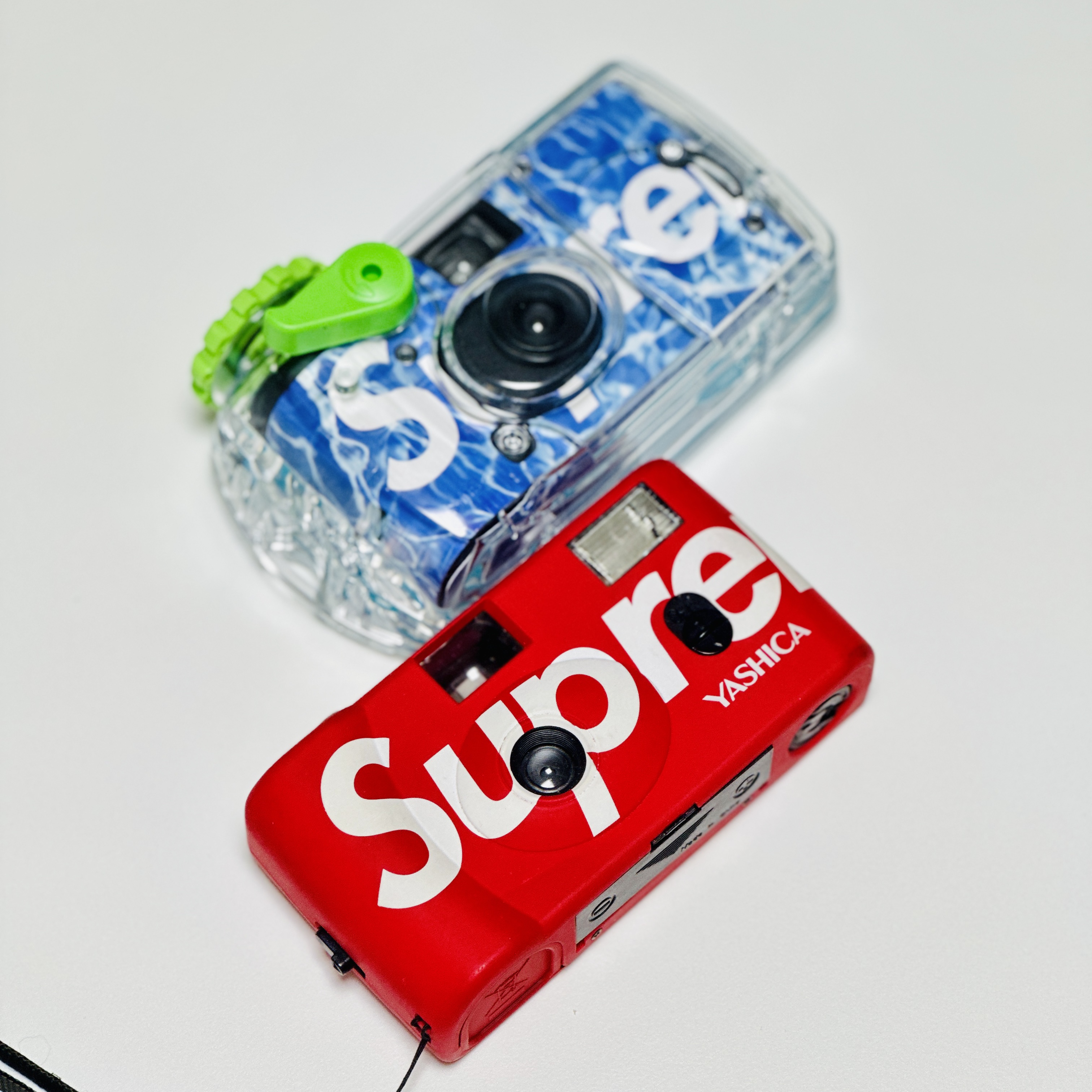 슈프림 야시카 MF-1 카메라 레드 - 21SS | Supreme | KREAM