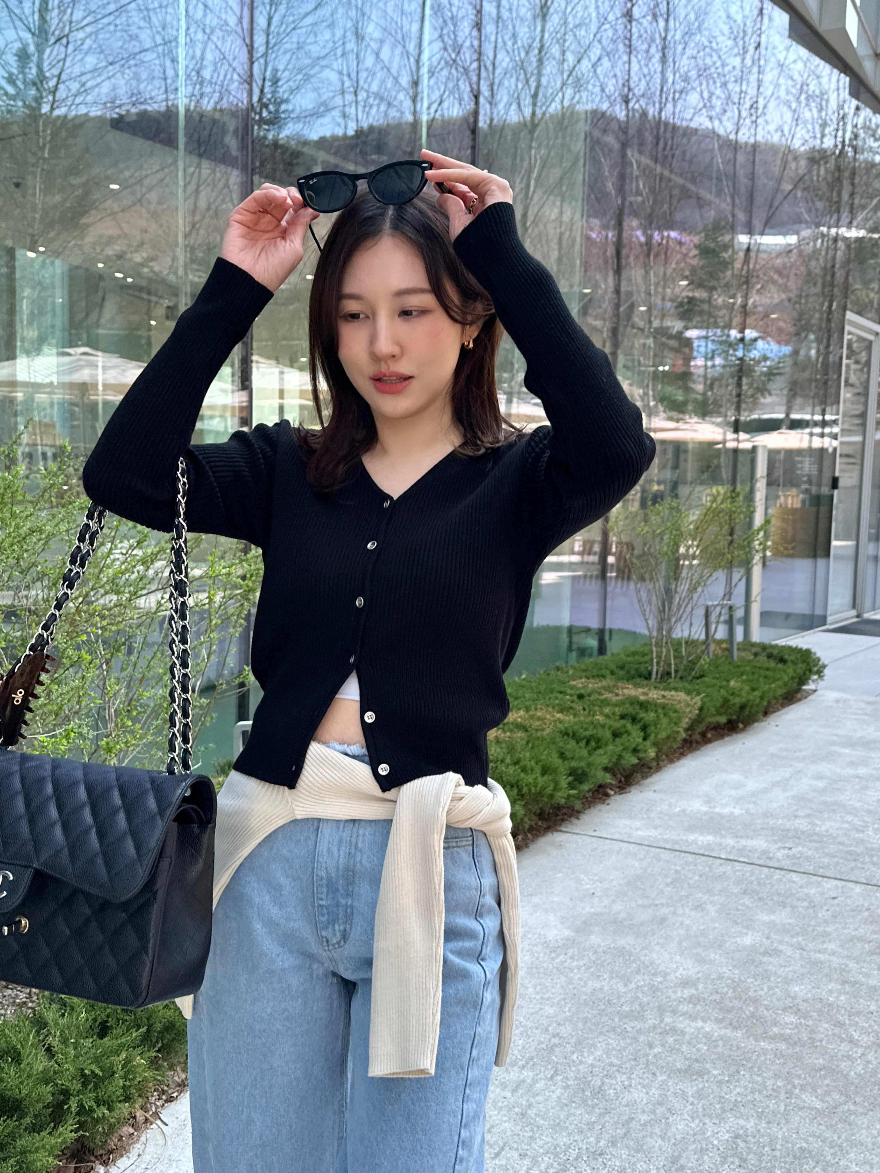 Chanel Medium Classic Handbag Grained Calfskin & Silver Black, Chanel Large Classic Handbag Grained Calfskin & Silver Black ์ฐฉ์ฉ ์คํ์ผ - 2