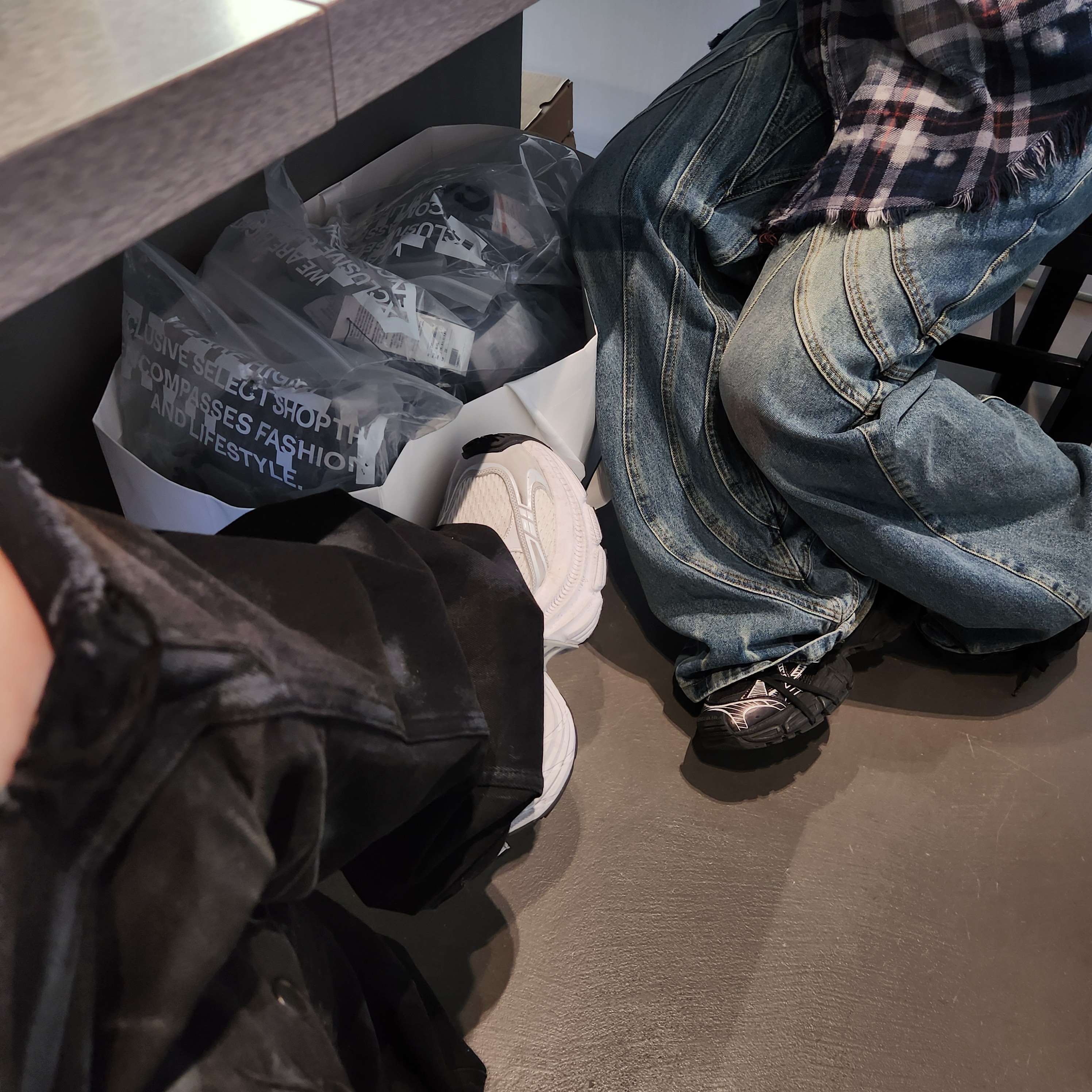 Balenciaga 10XL Sneakers White Grey Silver Black, Balenciaga 3XL Sneakers Black White 착용 스타일