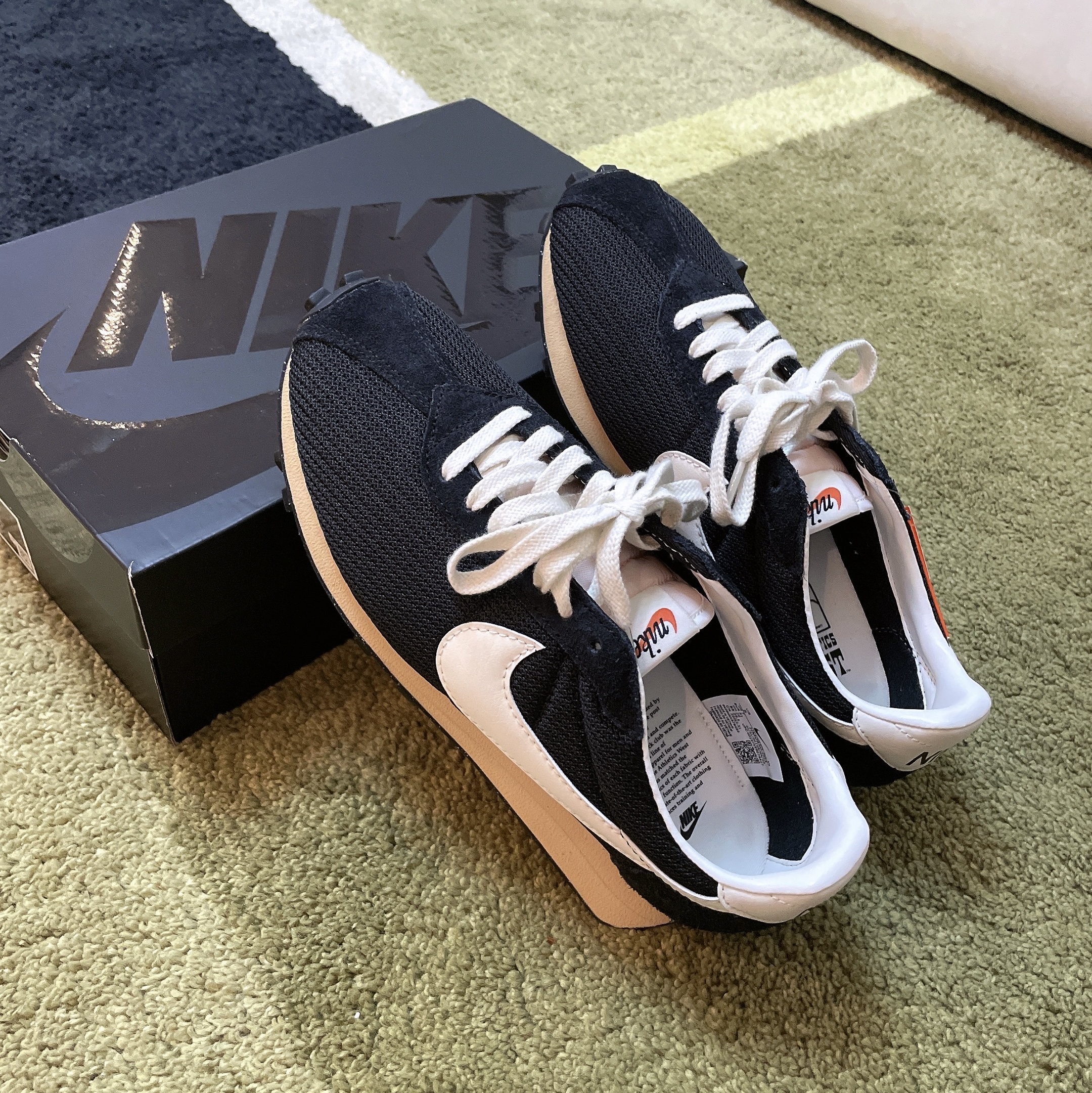 Nike LD-1000 SP Black and Sail 착용 스타일