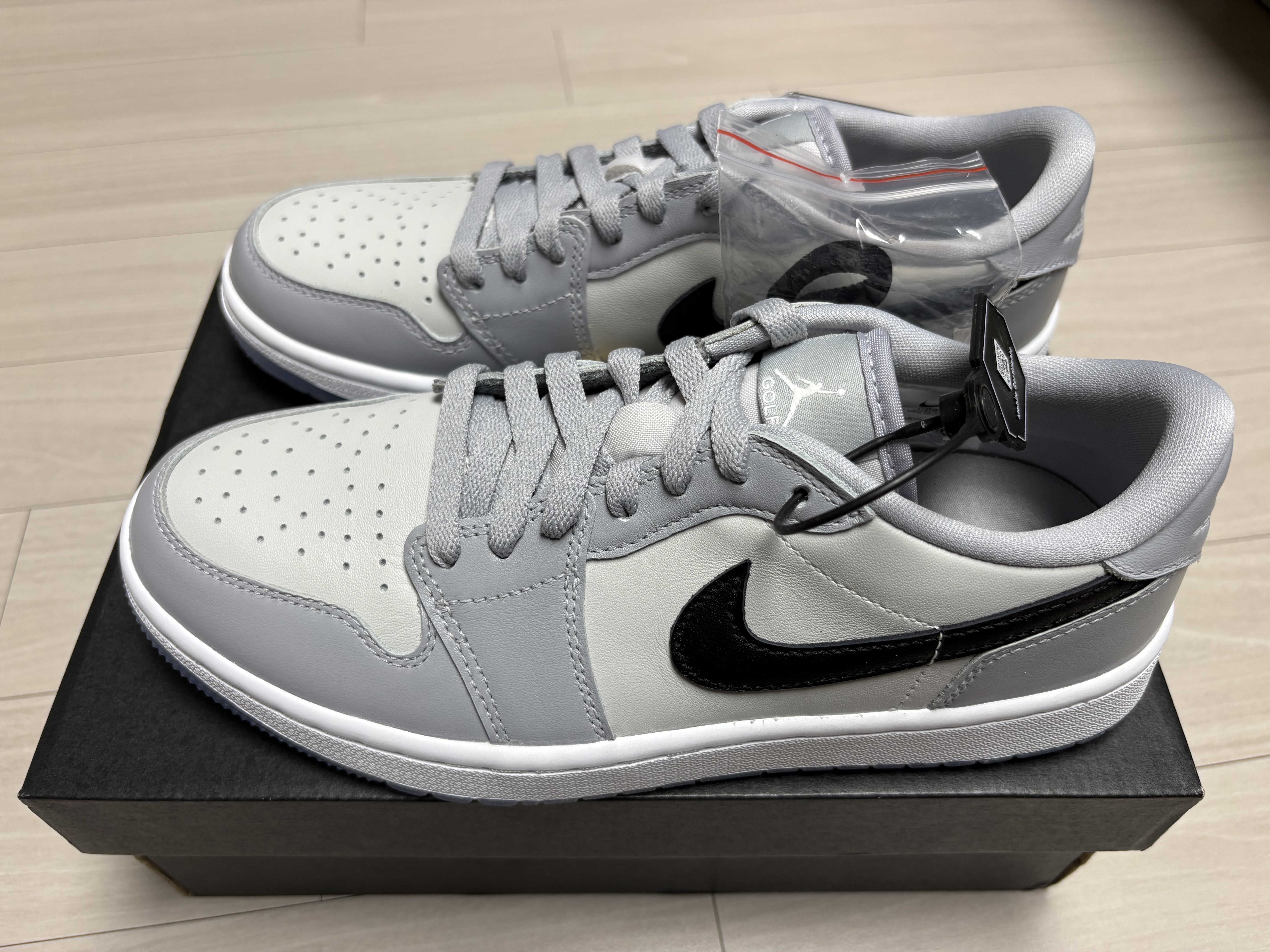 Jordan 1 Low Golf Wolf Grey 착용 스타일 - 2