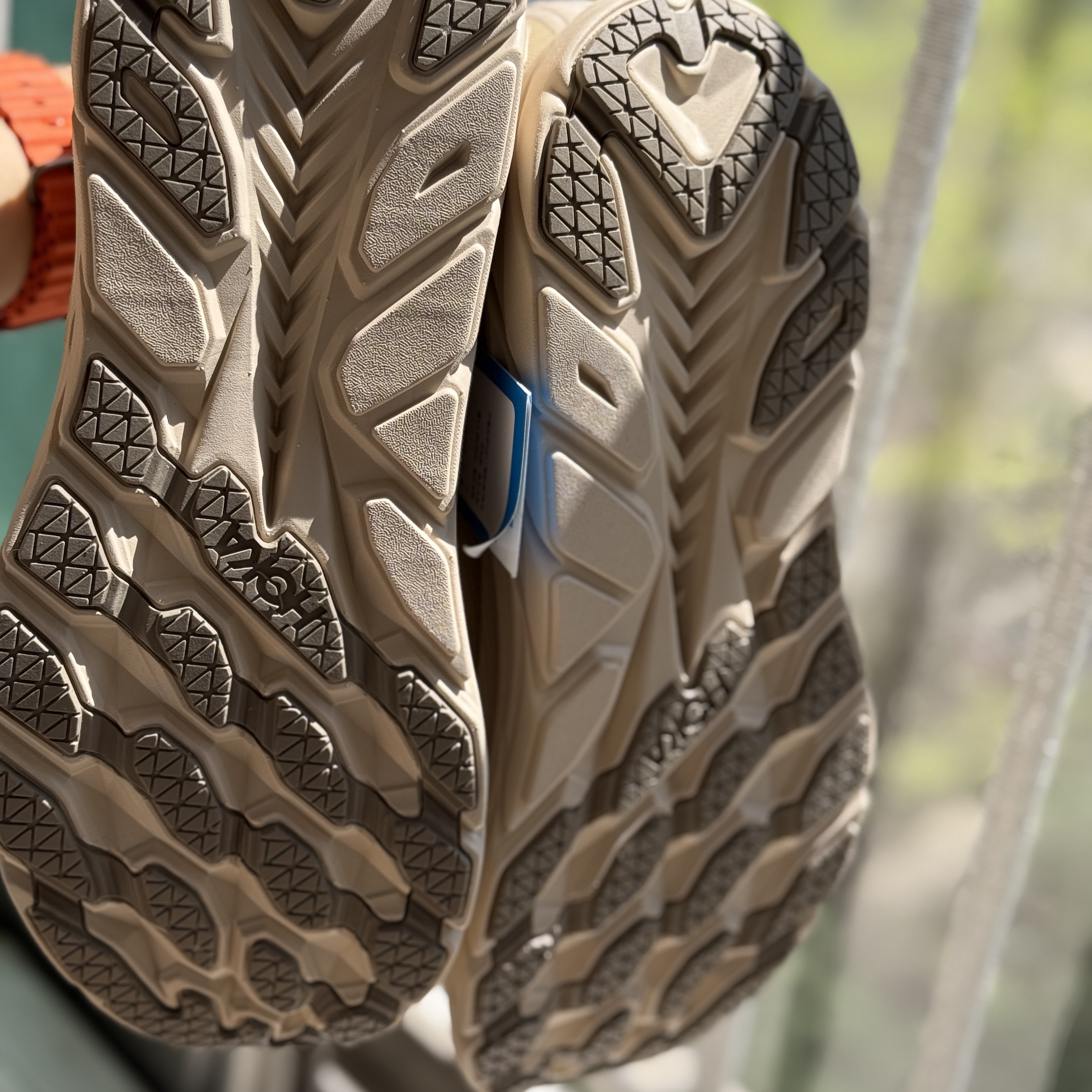 On Running x Post Archive Faction (Paf) Cloudmonster 2 Thorn Brown, Hoka Project Clifton Shifting Sand Dune 착용 스타일