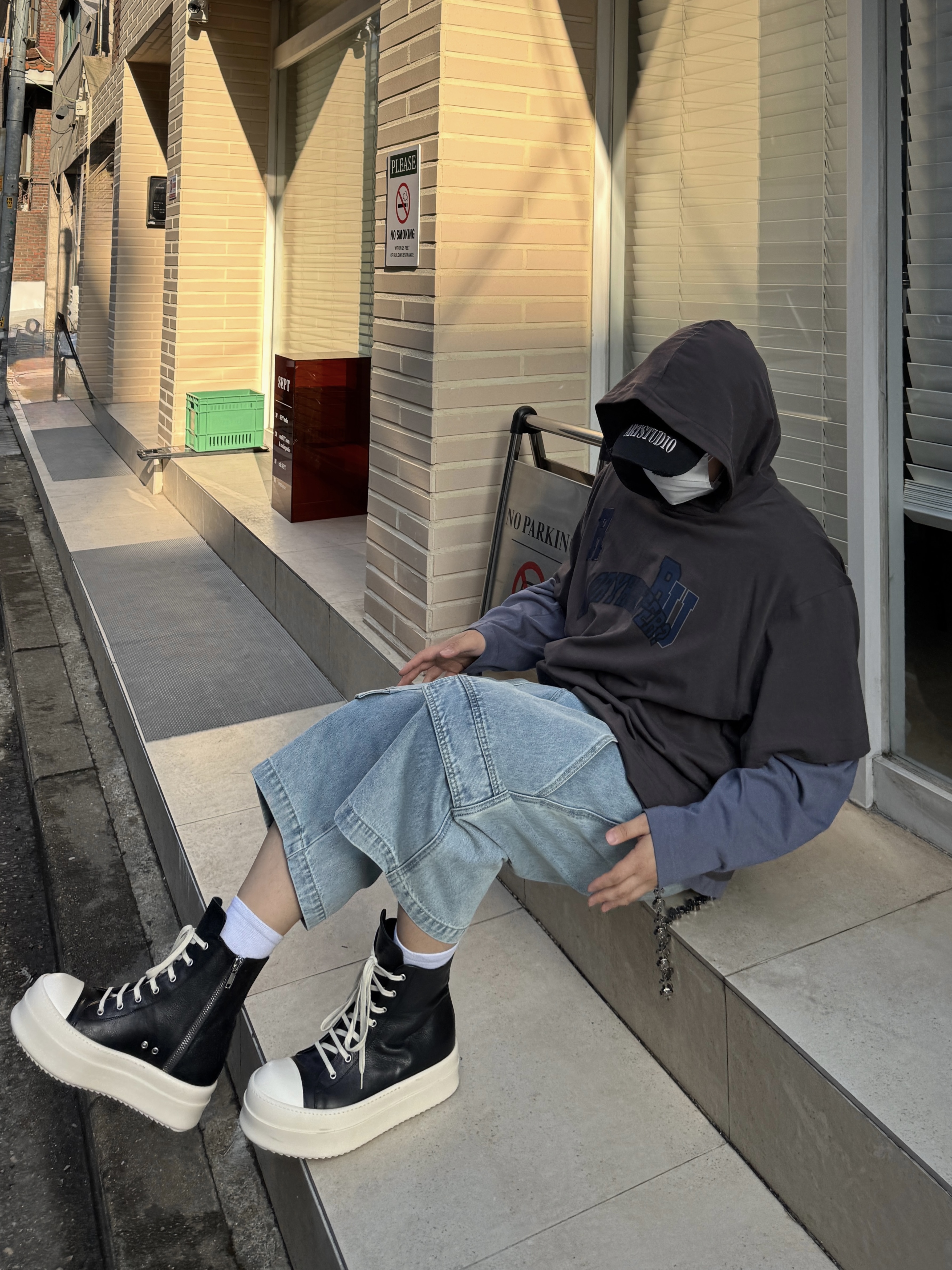 Rick Owens Luxor Mega Bumper Sneakers Black Milk, rbU Gloryhunter Layered Hoodie 착용 스타일