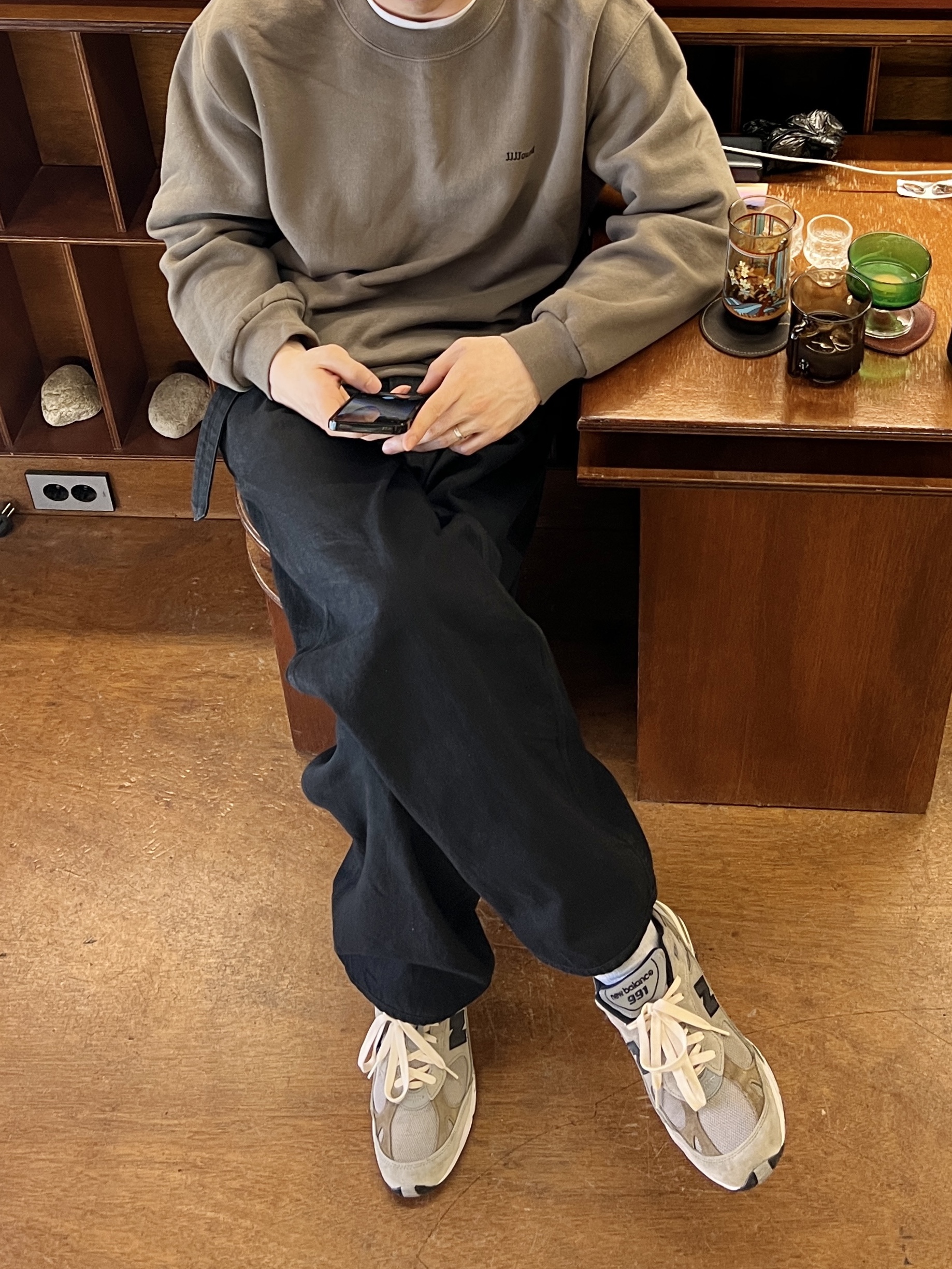 New Balance x JJJJound 991 Made in UK Grey, Comoli Belted Denim Pants Black - 23SS 착용 스타일 - 2