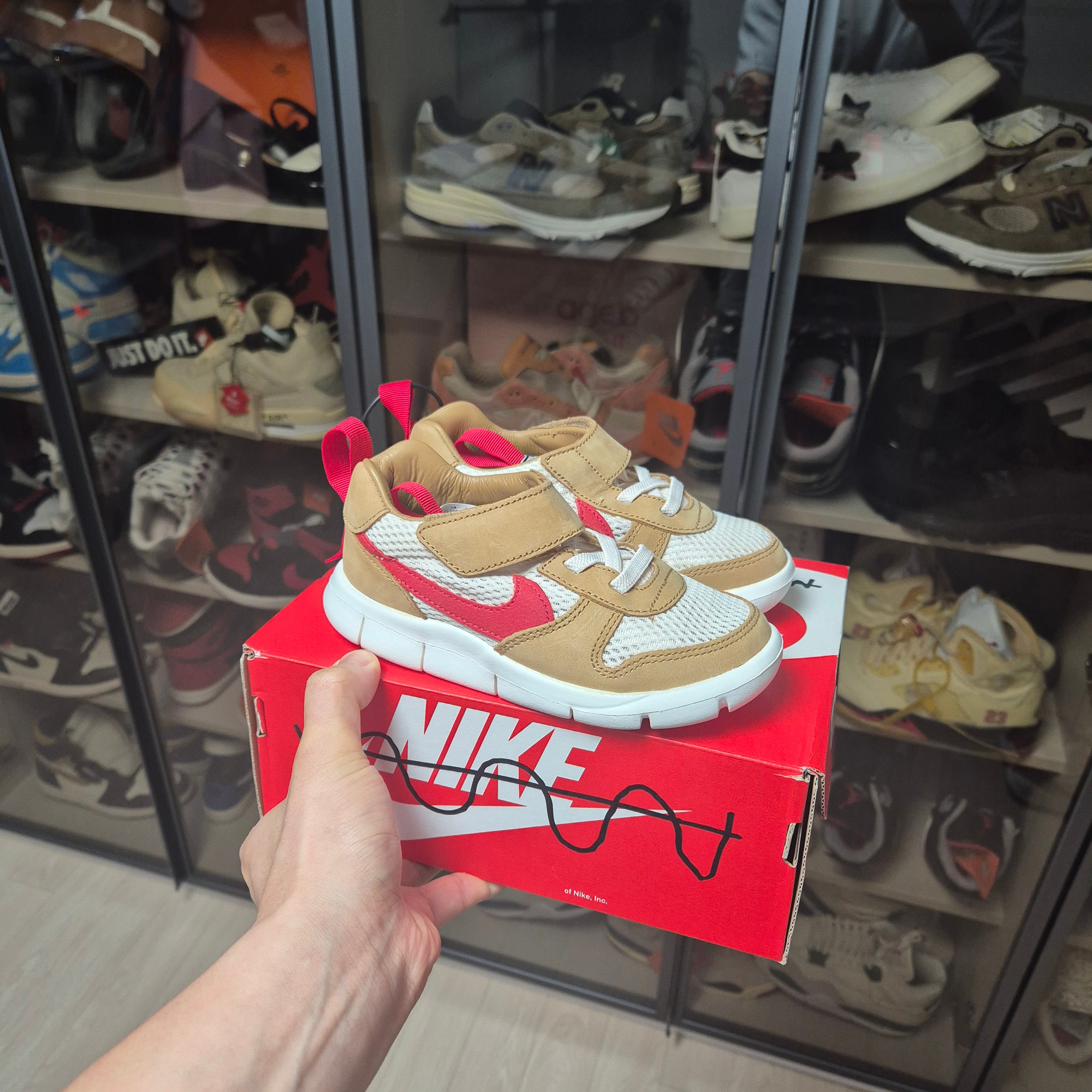 (TD) Nike x Tom Sachs Mars Yard, Nike x Tom Sachs Mars Yard Shoe 2.0 Space Camp 착용 스타일 - 1