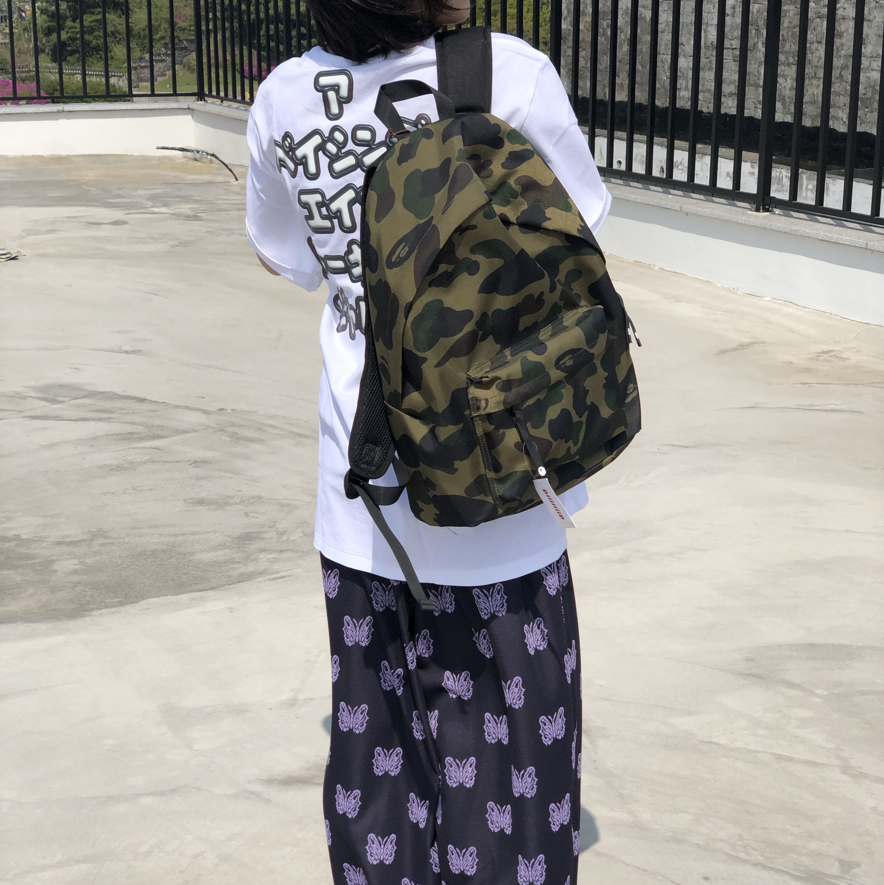 Needles x Nubian S/S Track Crew Neck Shirt Gray - Nubian Exclusive, Needles x LHP H.D. Track Pants BDU Poly Smooth Black 착용 스타일 - 4