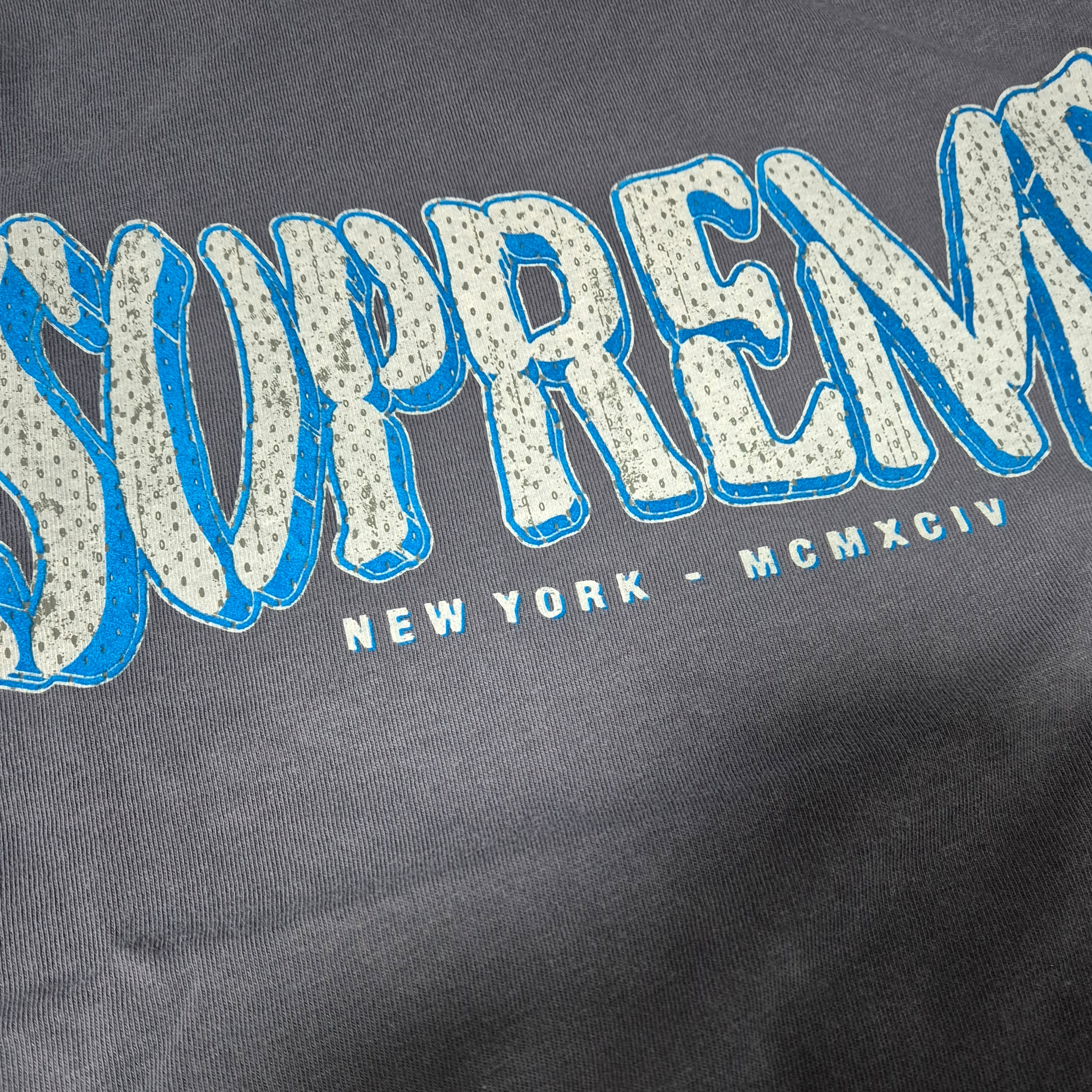 Supreme Flocked Washed S/S Top Dusty Navy - 25SS 착용 스타일 - 3