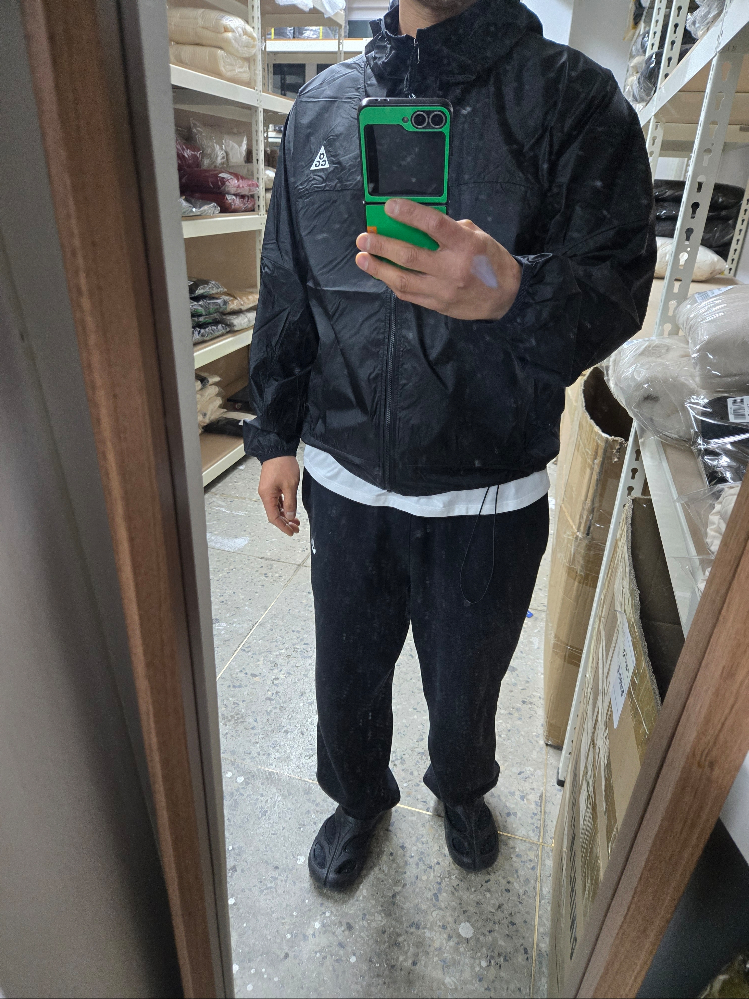 Nike ACG Cinder Cone Windproof Jacket Black Anthracite - Asia 착용 스타일