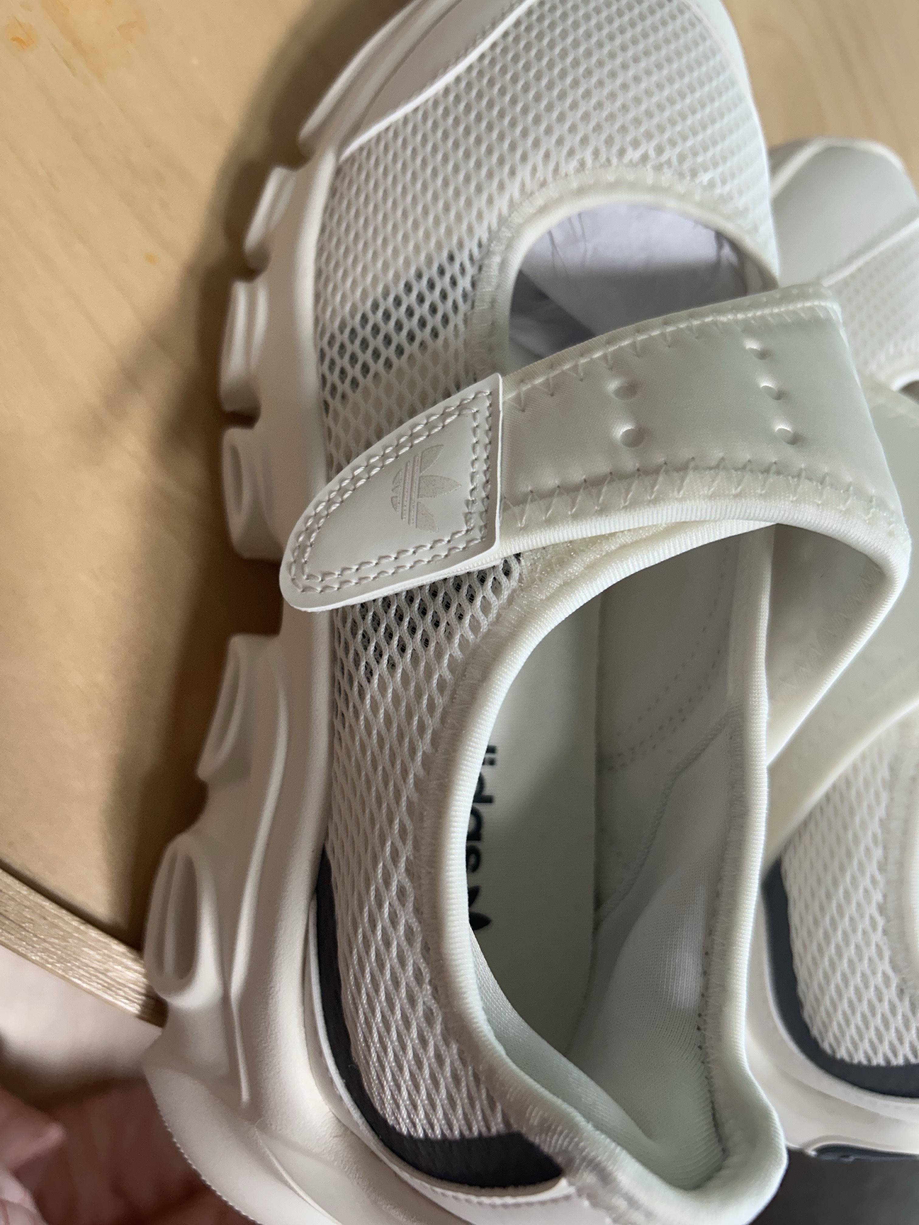 (W) Adidas Adifom Megajane Cloud White Iron Metallic 착용 스타일