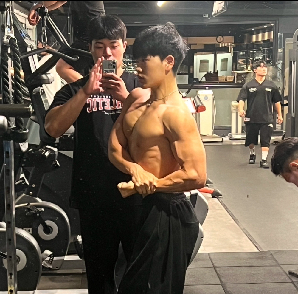 KREAM 프로필 이미지