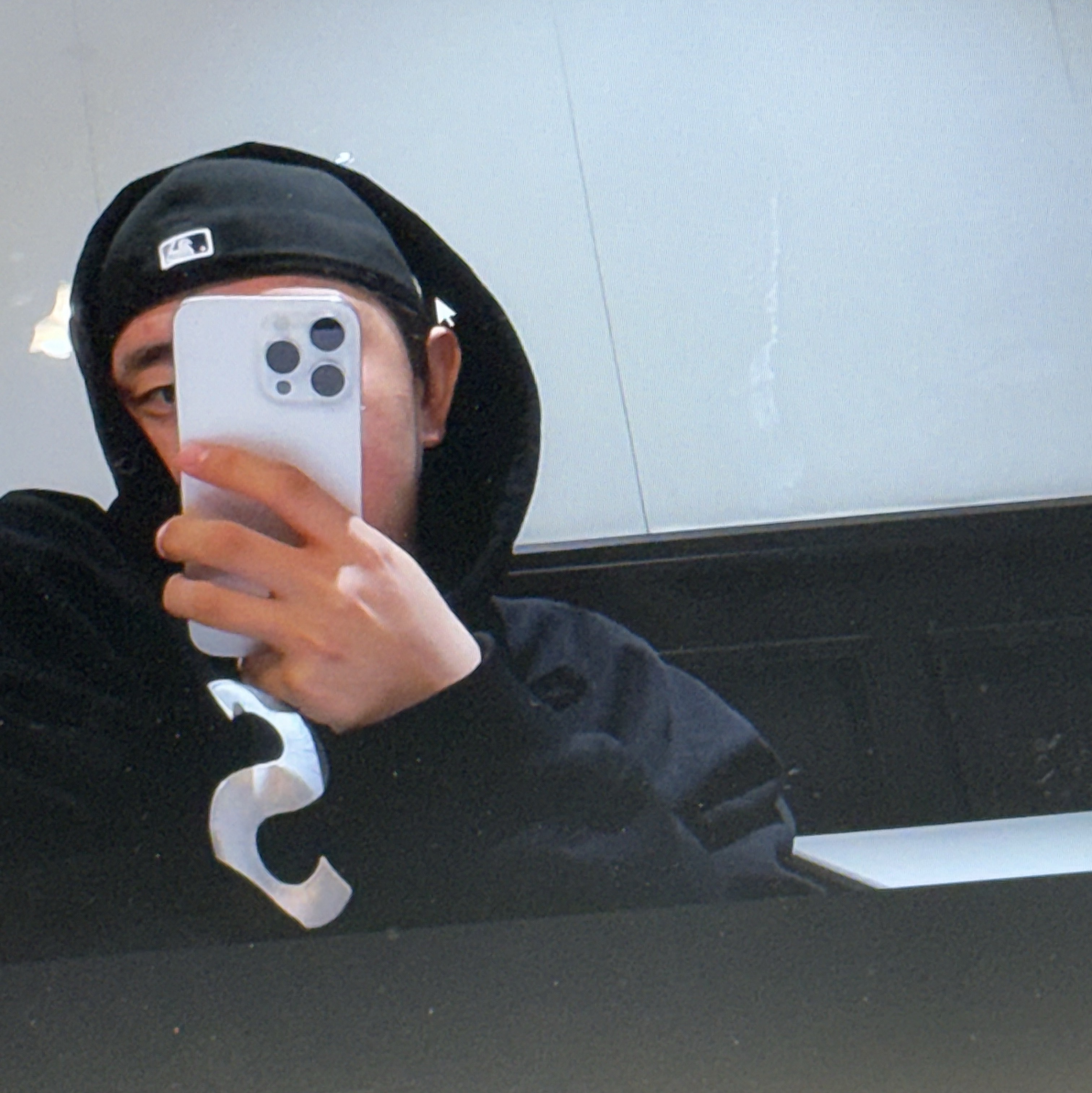 Supreme S Logo Zip Up Hooded Sweatshirt Black - 24FW, Supreme Washed Chino Twill Camp Cap Black 착용 스타일 - 3