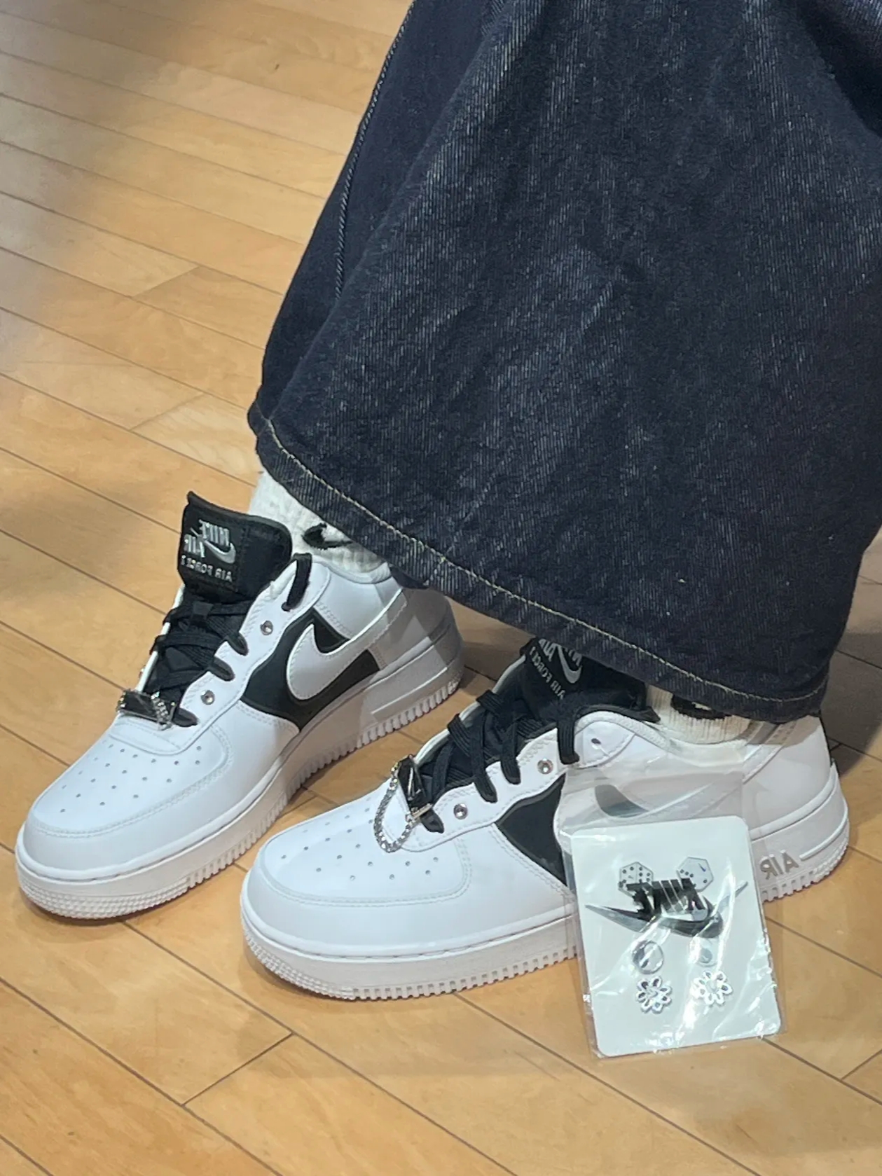 Nike Air Force 1 '07 PRM White Black 착용 스타일