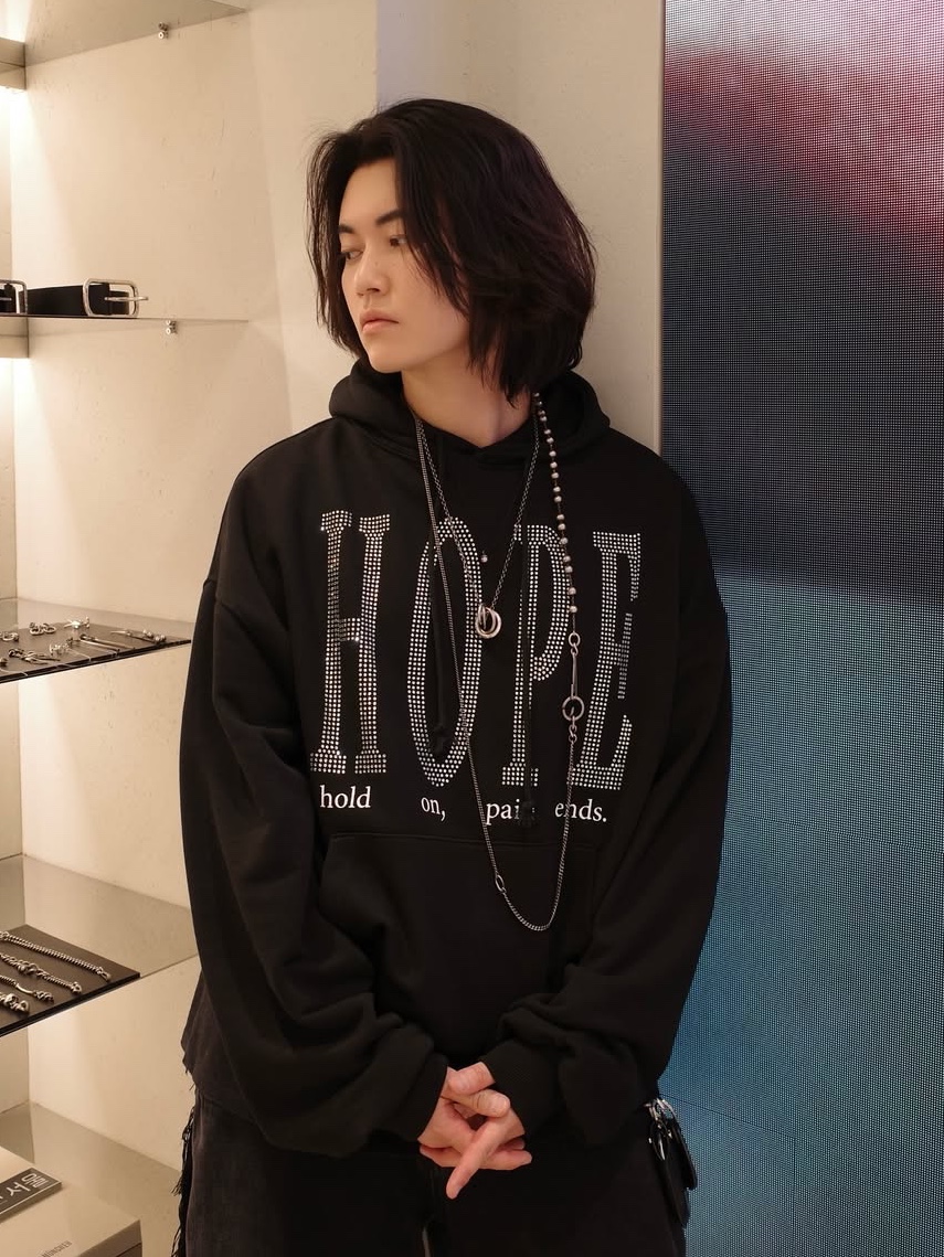 GRAILZ Pain Ends Hoodie Black 착용 스타일