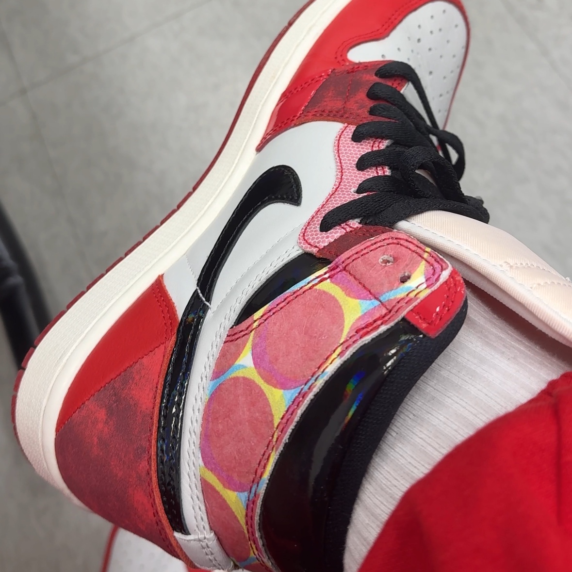 Jordan 1 Retro High Spider-Man Next Chapter 착용 스타일 - 2