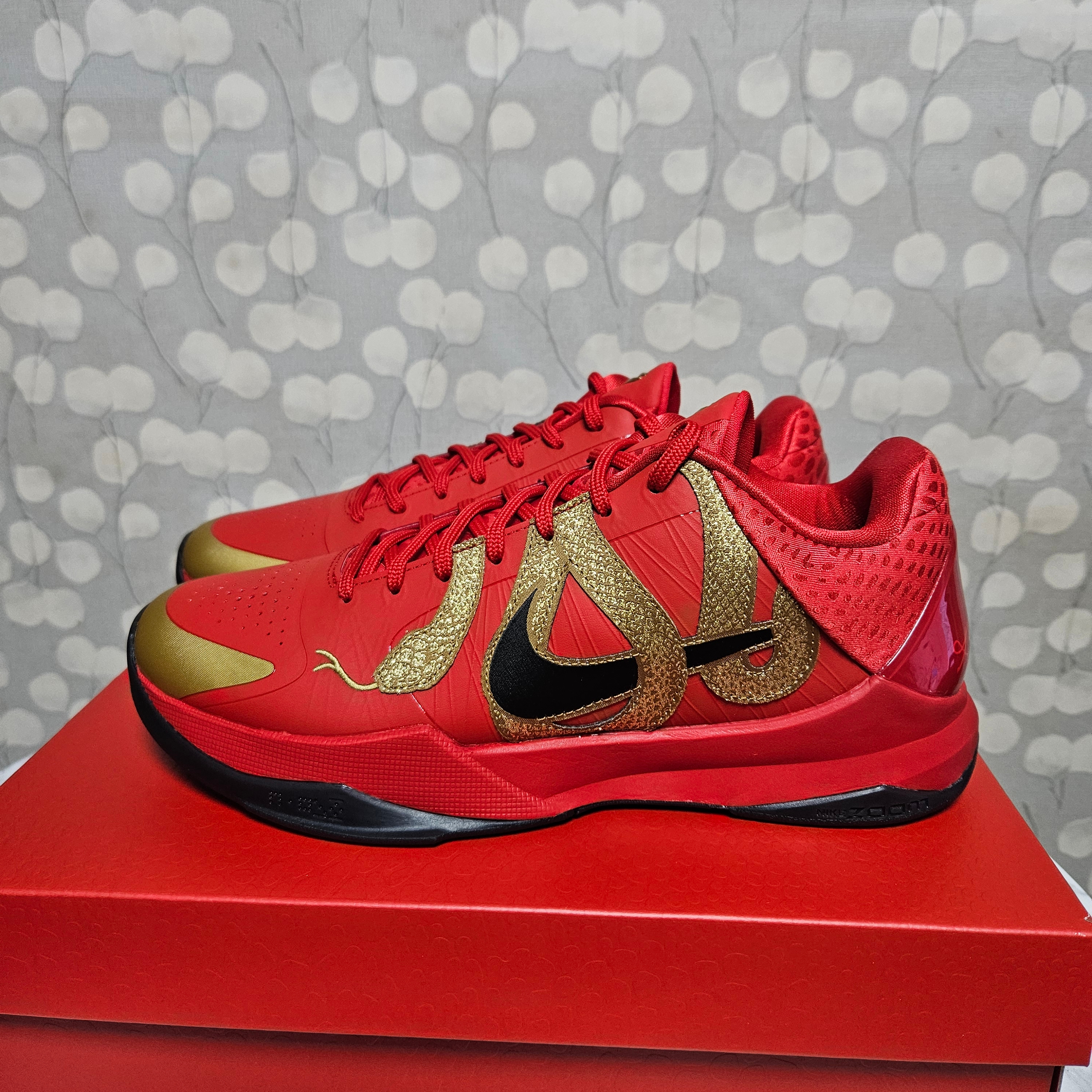 Nike Kobe 5 Protro Year of the Mamba University Red 착용 스타일 - 3
