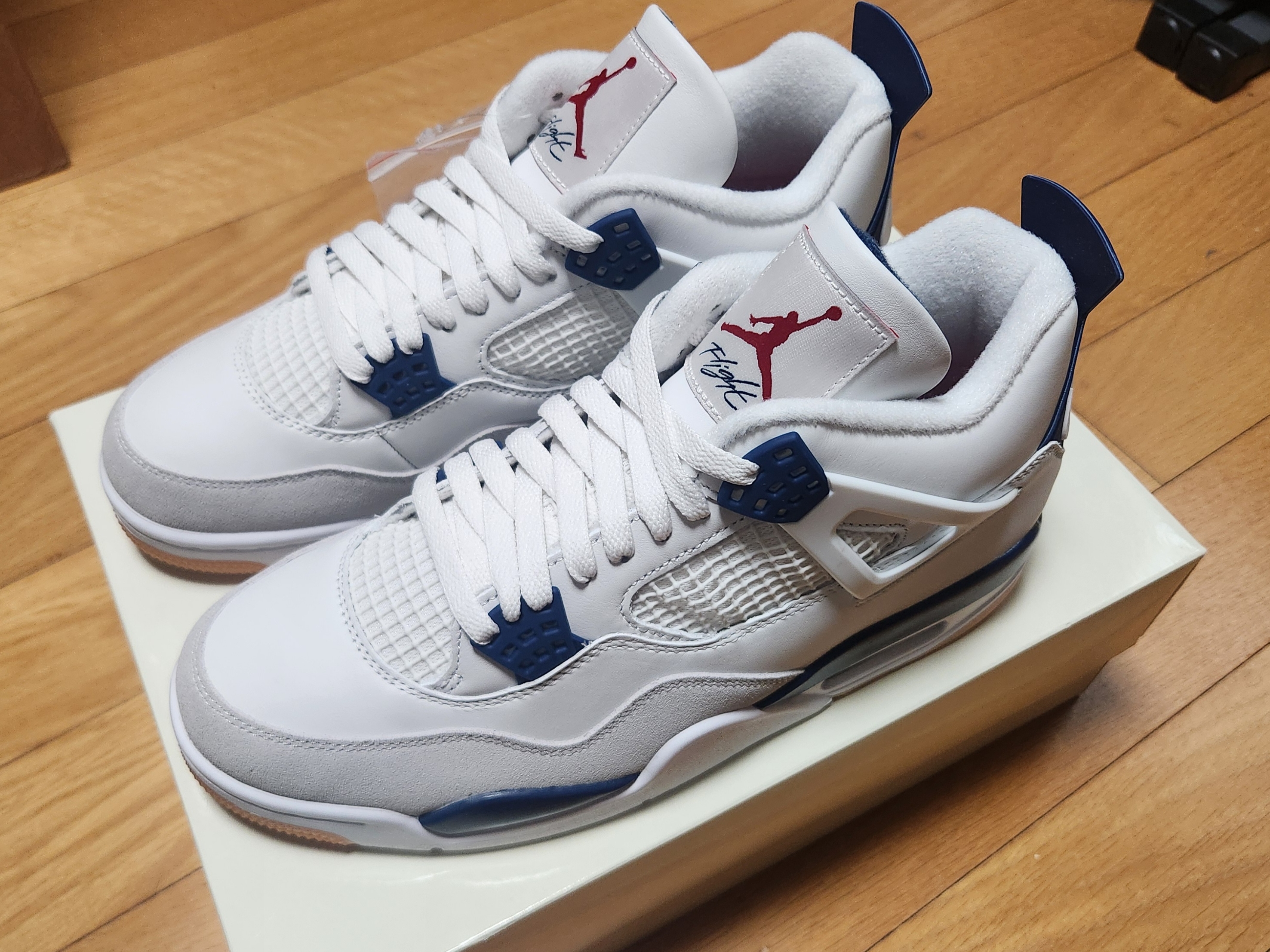 Jordan 4 x Nike SB Retro SP Navy 착용 스타일