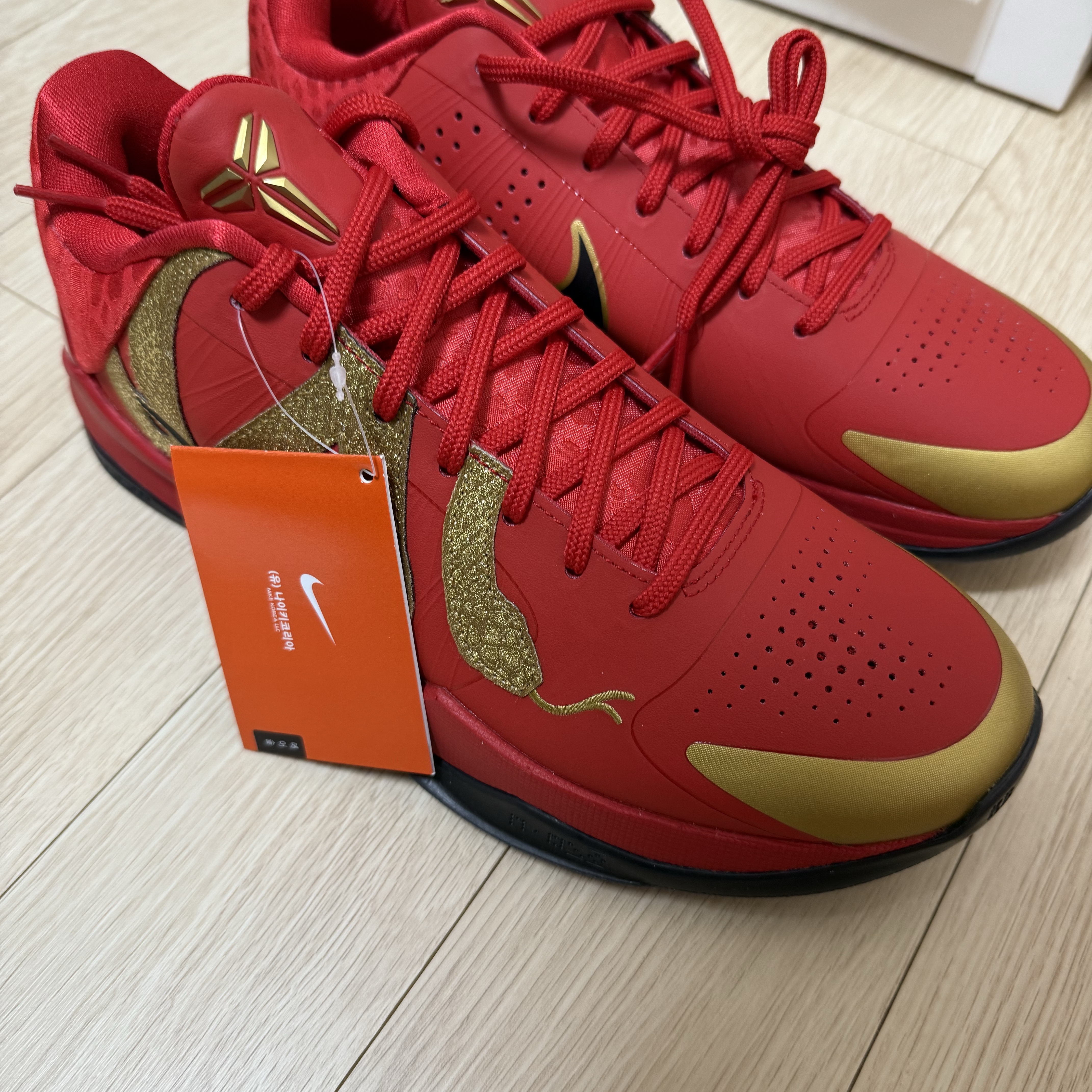 Nike Kobe 5 Protro Year of the Mamba University Red 착용 스타일
