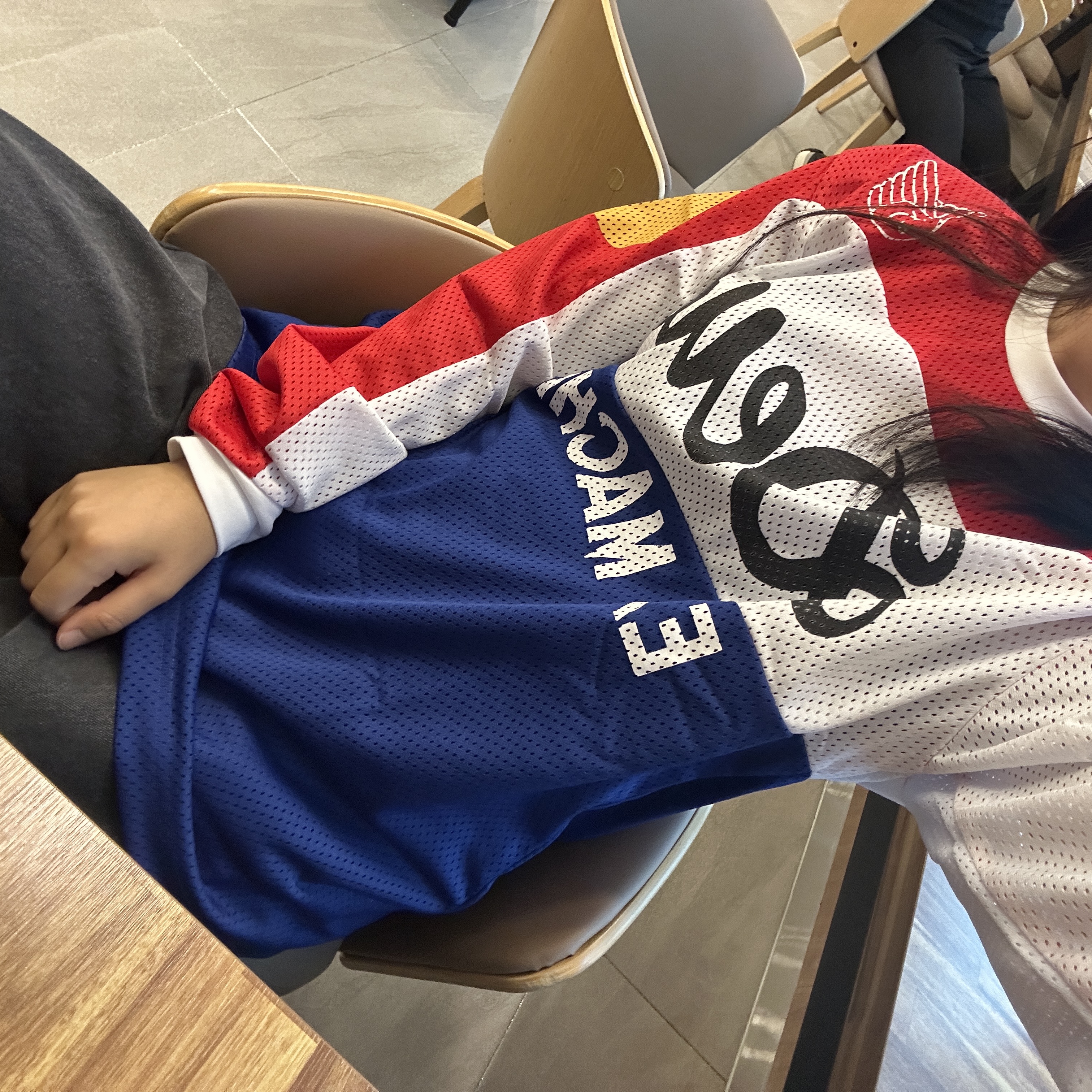 Deus Ex Machina Saber Moto Jersey Red 착용 스타일 - 1
