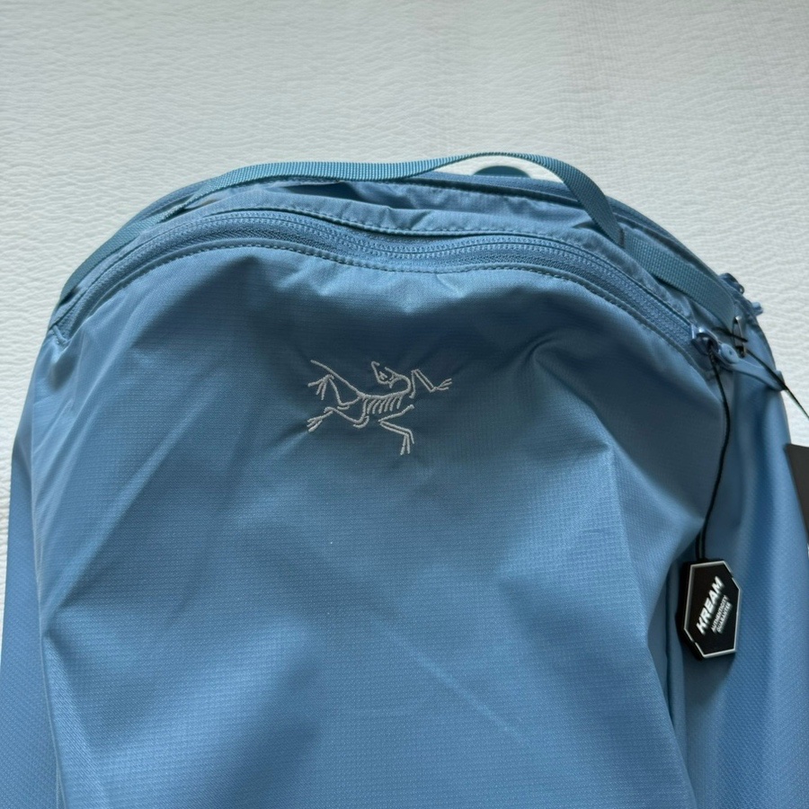 Arc'teryx Heliad 15 Backpack Stone Wash 착용 스타일 - 2