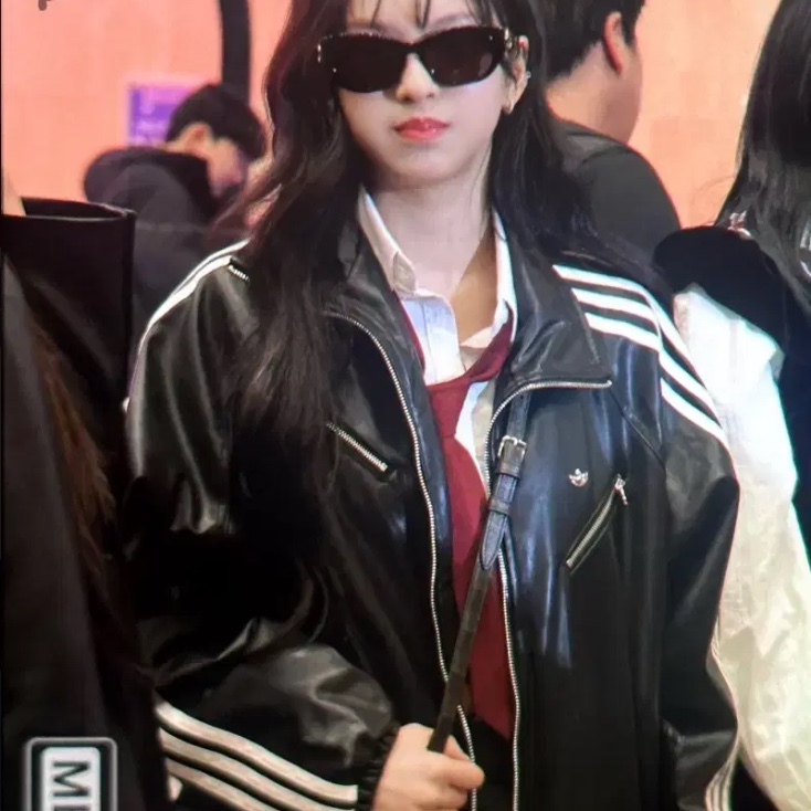 (W) Adidas Sports PUL Jacket Black Cloud White - KR Sizing, (W) Adidas Adilenium Season 3 Vintage Faux Leather Jacket Black - KR Sizing 착용 스타일 - 2