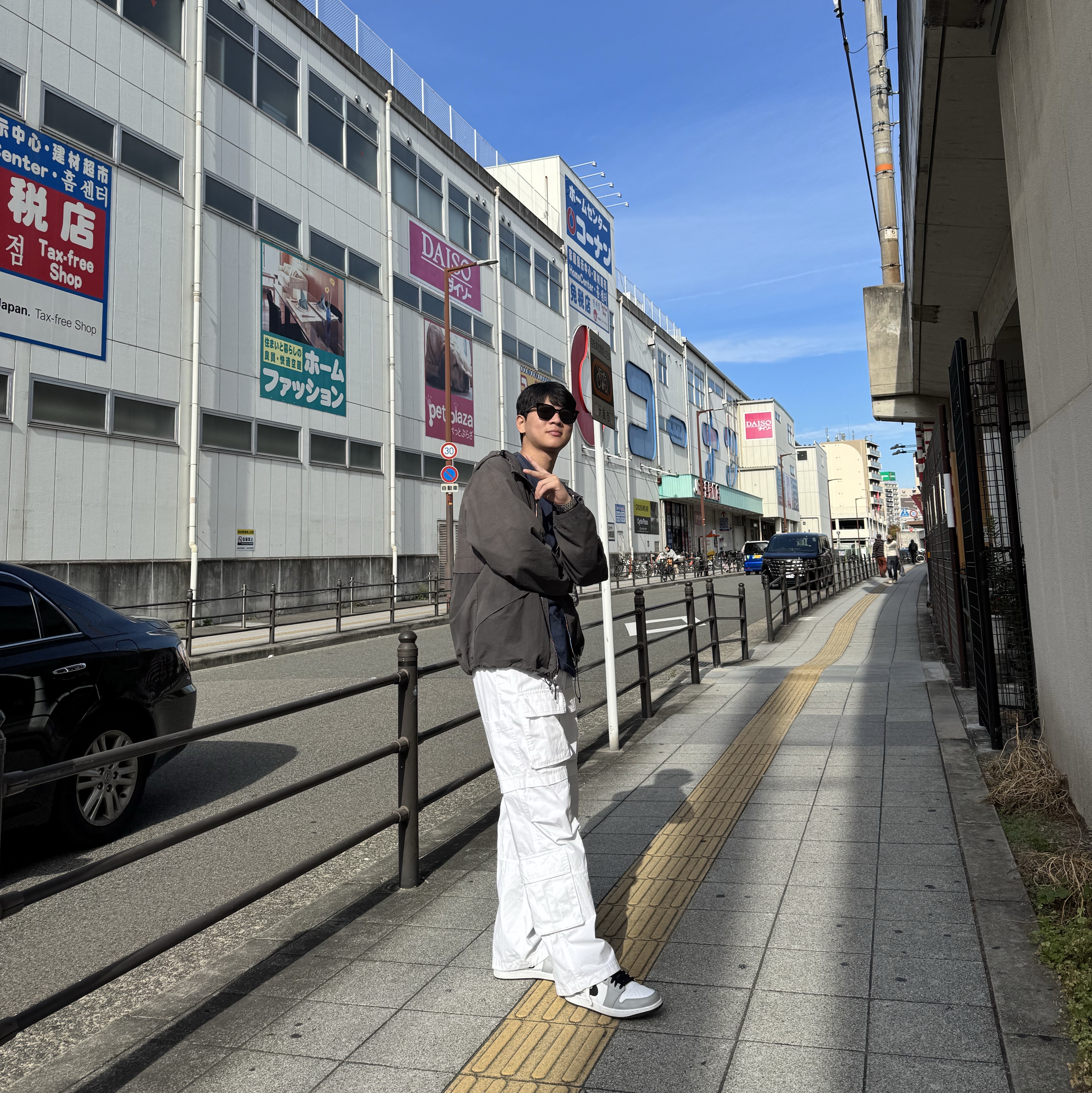 Stussy Wave Dye Beach Shell Jacket Black, Gentle Monster Lilit 01 Black 착용 스타일