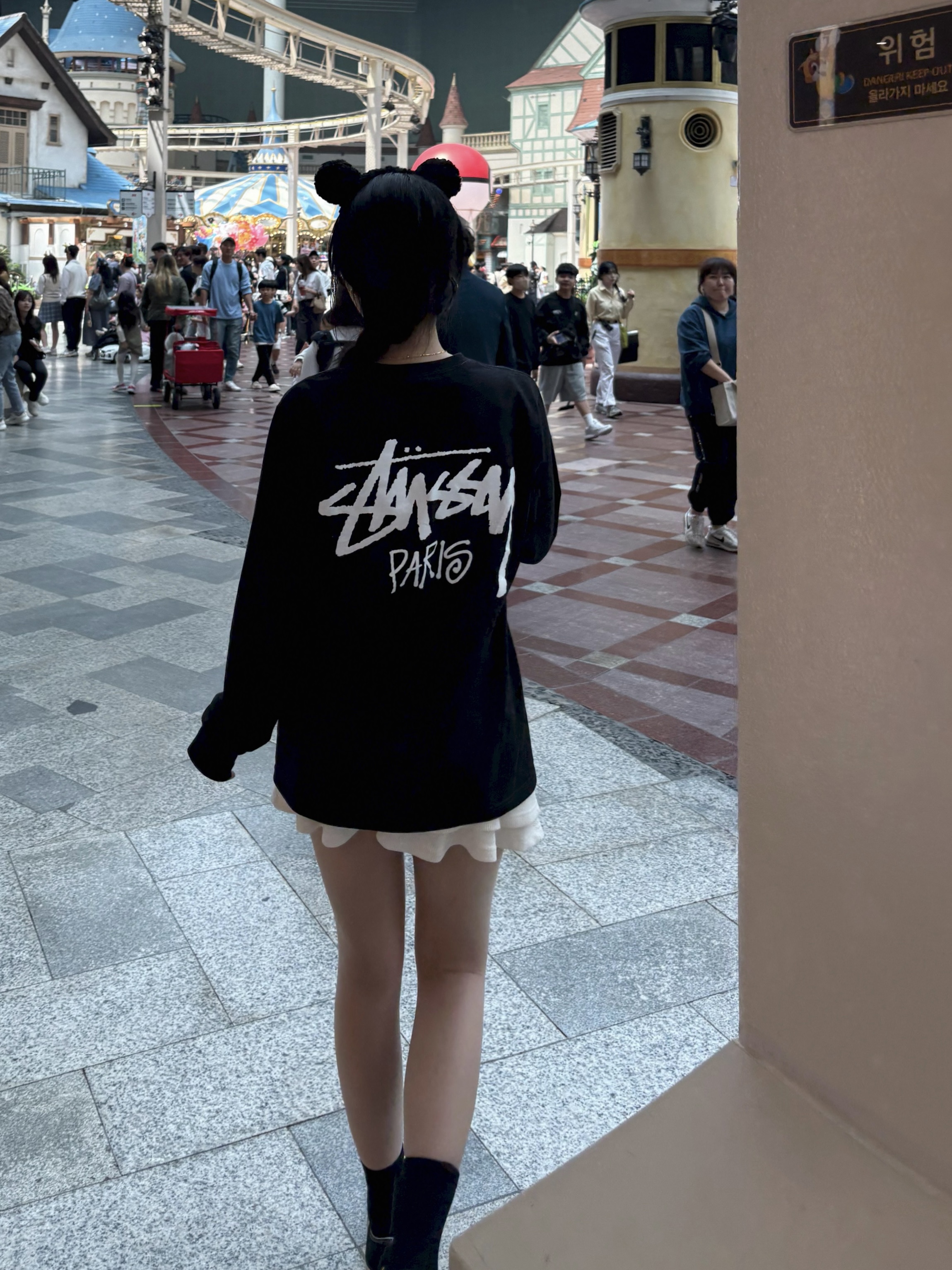 Stussy Stock Paris LS T-Shirt Black 착용 스타일