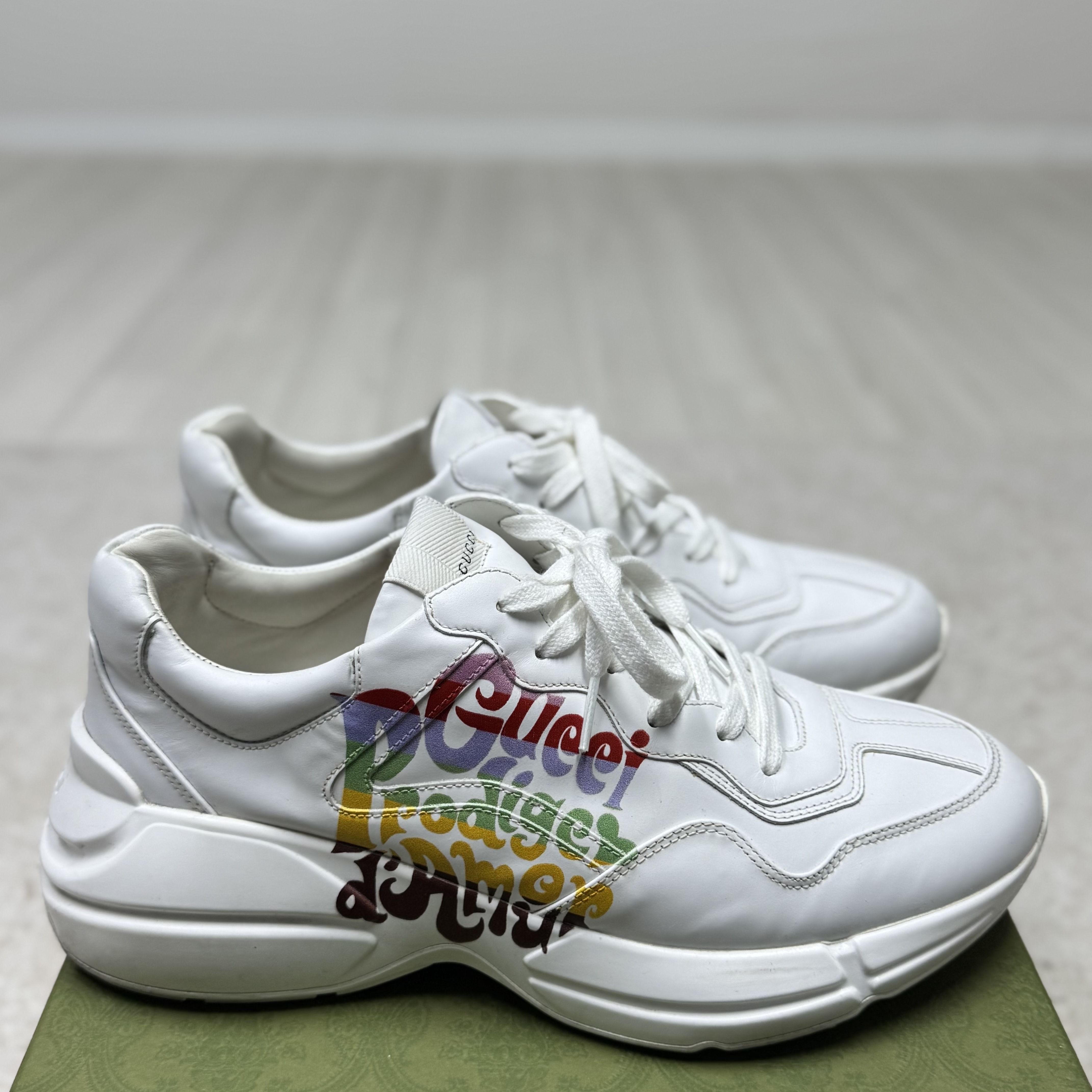 Gucci Rhyton Amour Sneakers White 착용 스타일 - 1