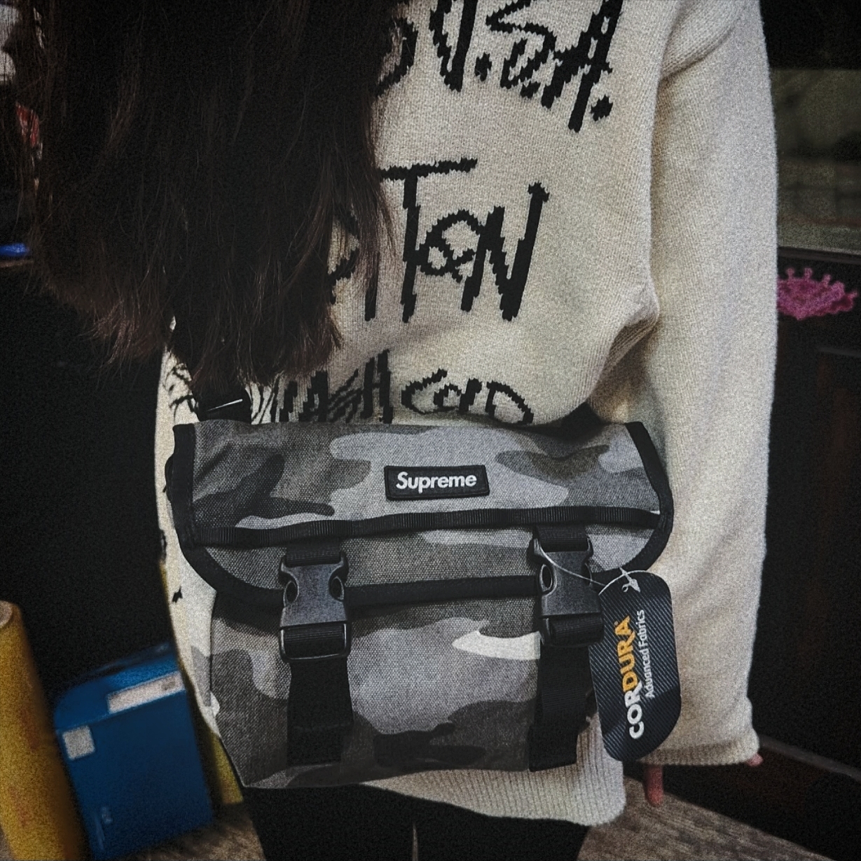 Supreme Mini Messenger Bag Snow Camo - 25SS 착용 스타일