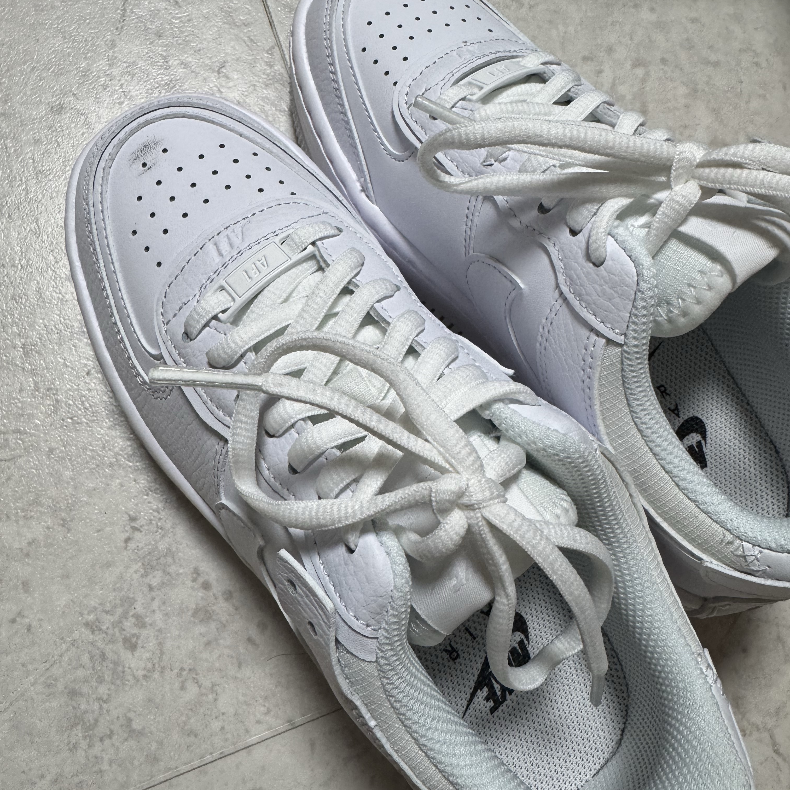 (W) Nike Air Force 1 Shadow Triple White 착용 스타일 - 2