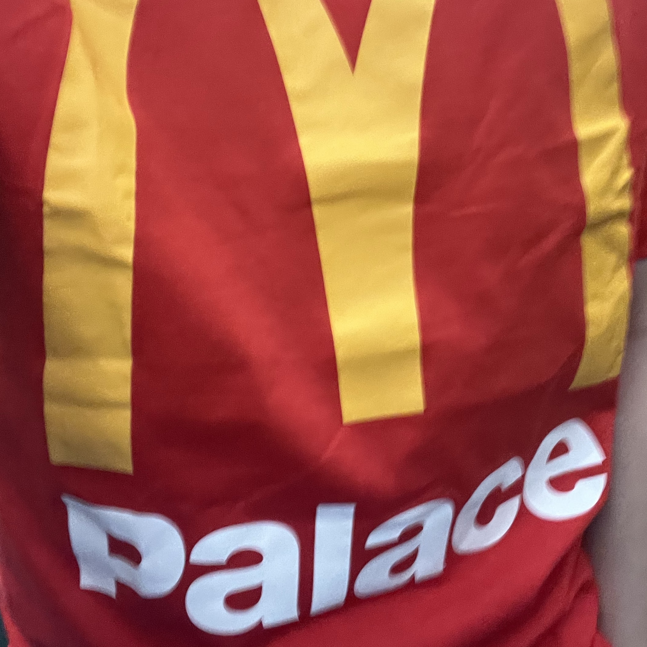 Palace x McDonald's Logo T-Shirt Red - 23FW 착용 스타일