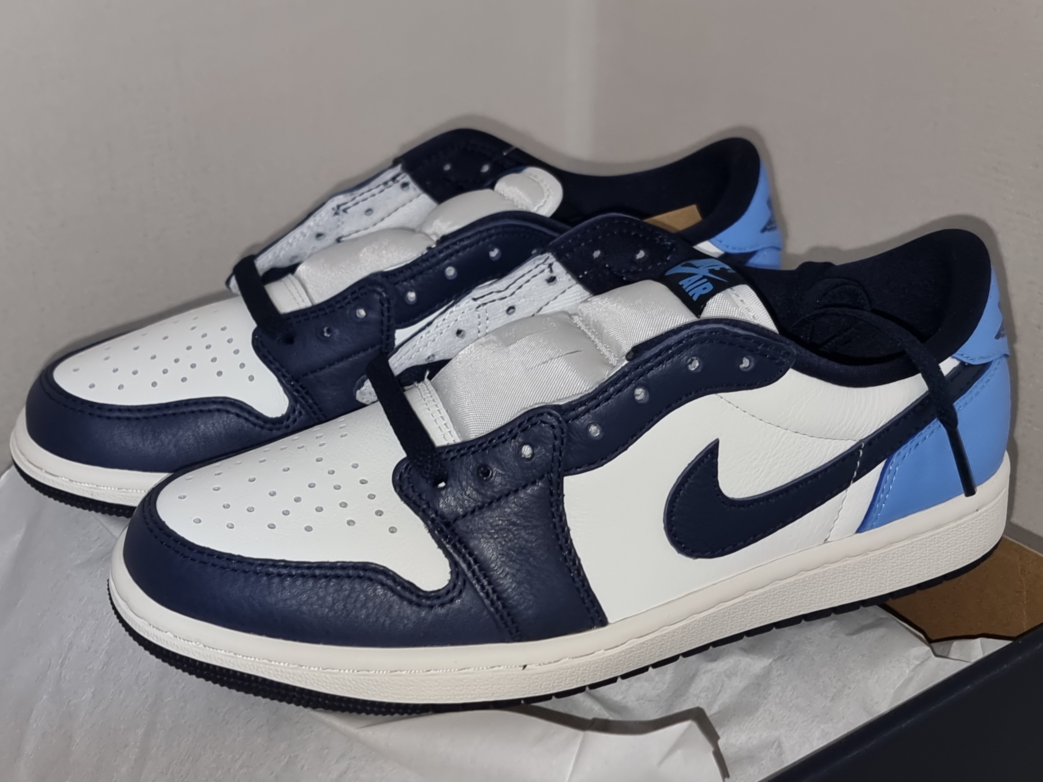 Jordan 1 Low Obsidian 착용 스타일