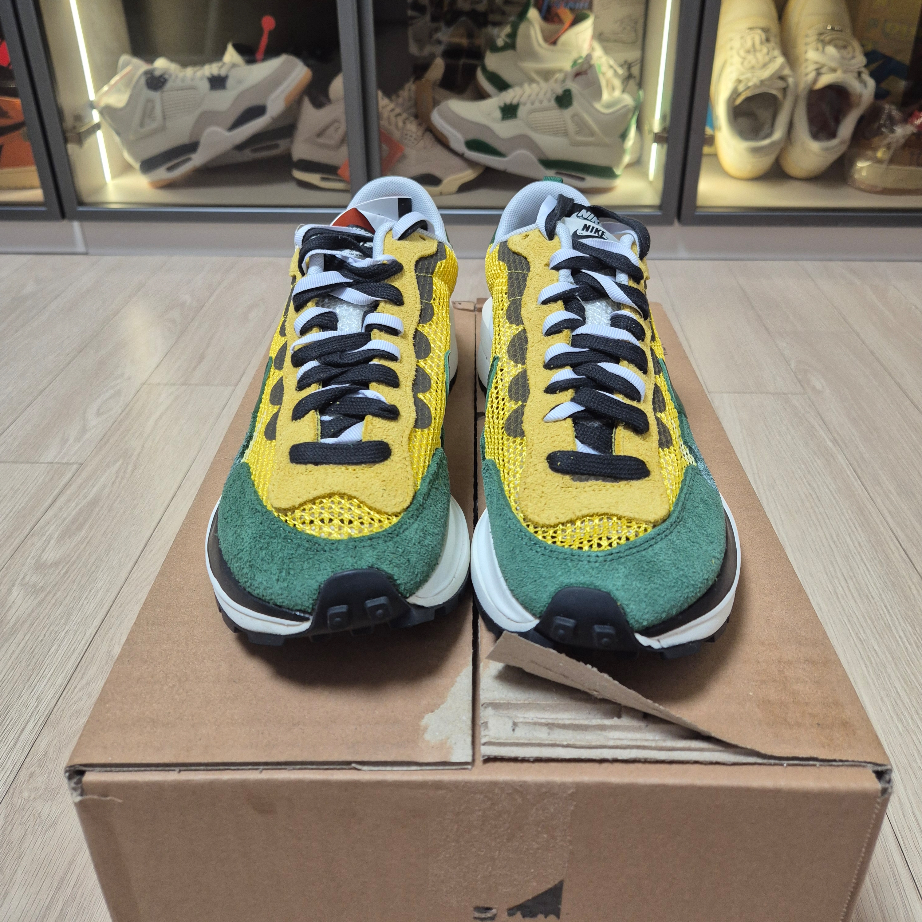 Nike x Sacai VaporWaffle Tour Yellow & Gorge Green Sail, Nike x Sacai VaporWaffle Royal Fuchsia 착용 스타일 - 2