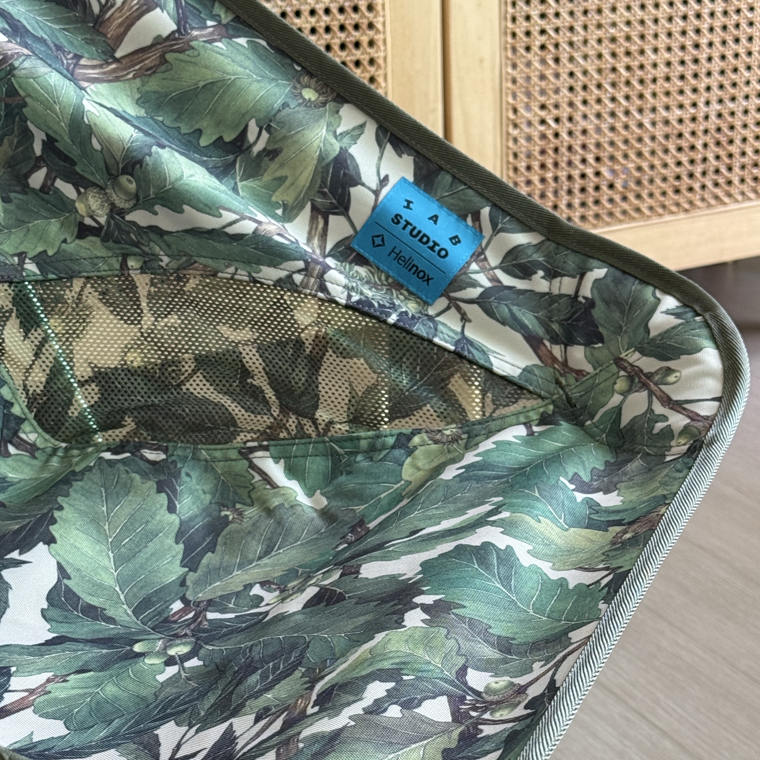 Helinox x IAB Studio Chair One Bukhansan 착용 스타일 - 5