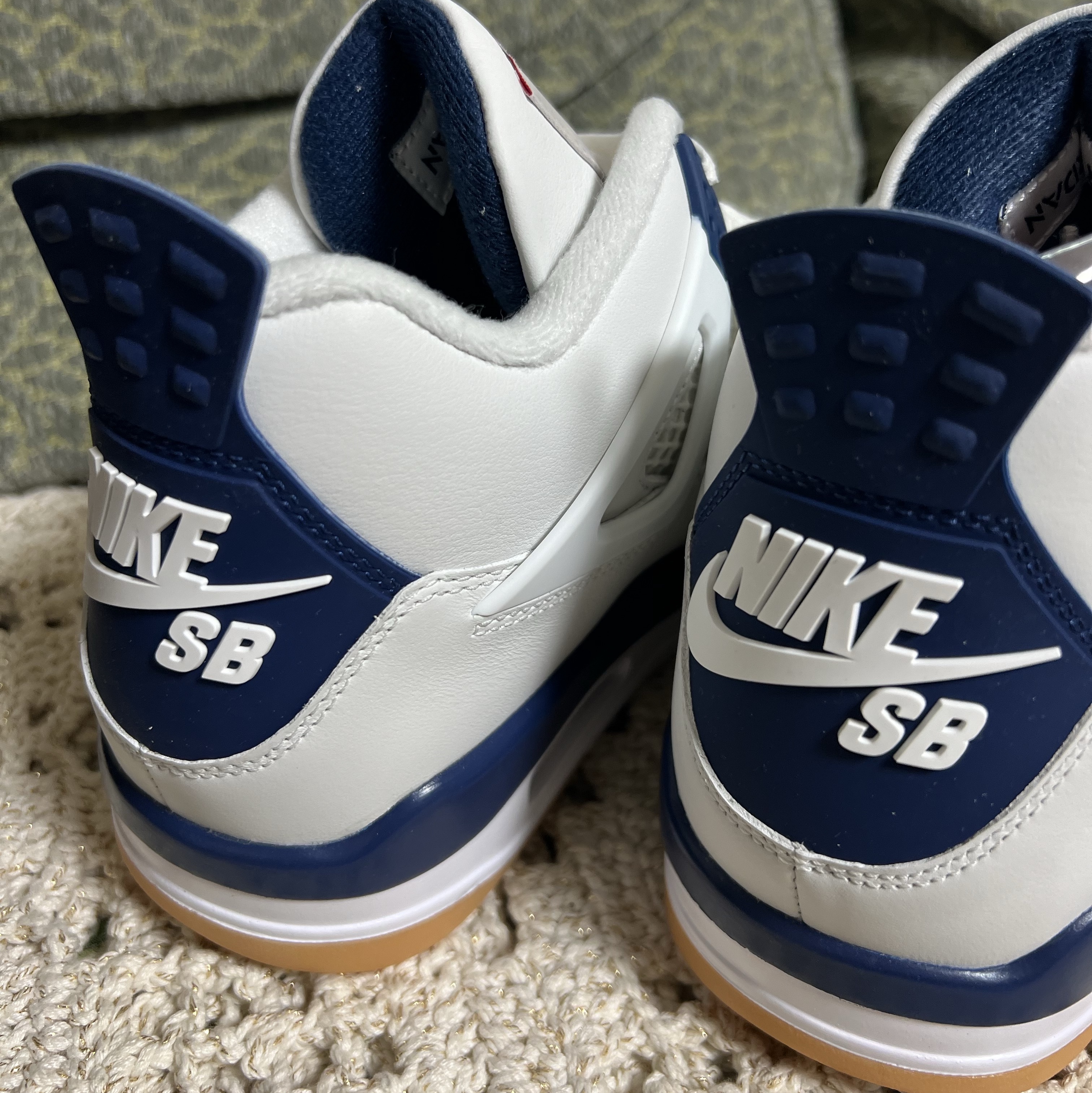 Jordan 4 x Nike SB Retro SP Navy 착용 스타일