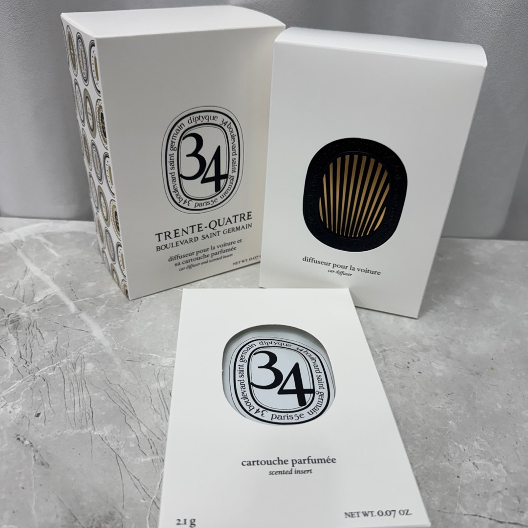 Diptyque Car Diffuser Case & Refill Capsule Set 34 Boulevard Saint Germain 착용 스타일
