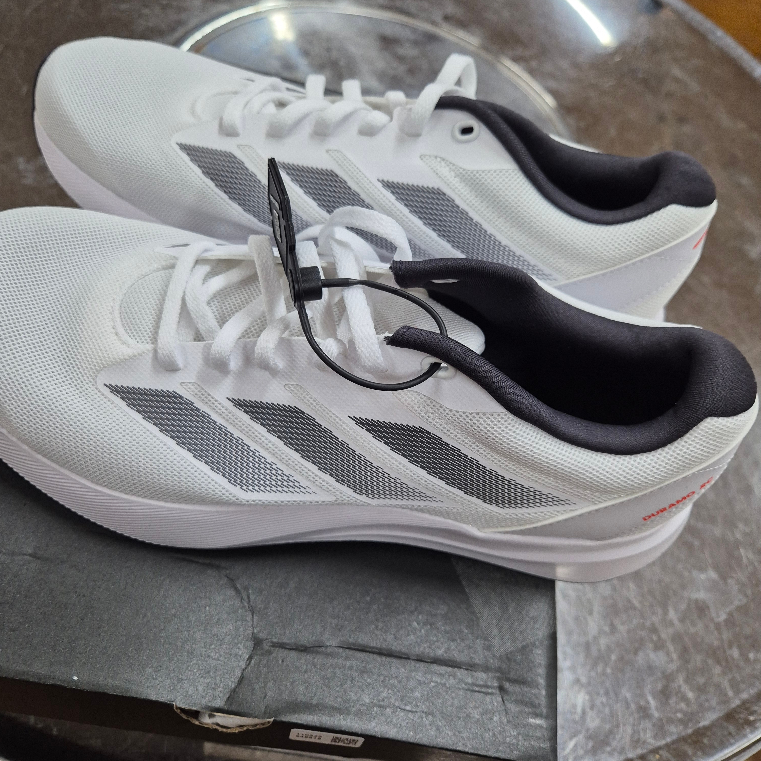 Adidas Duramo RC Cloud White Aurora Metalic 착용 스타일