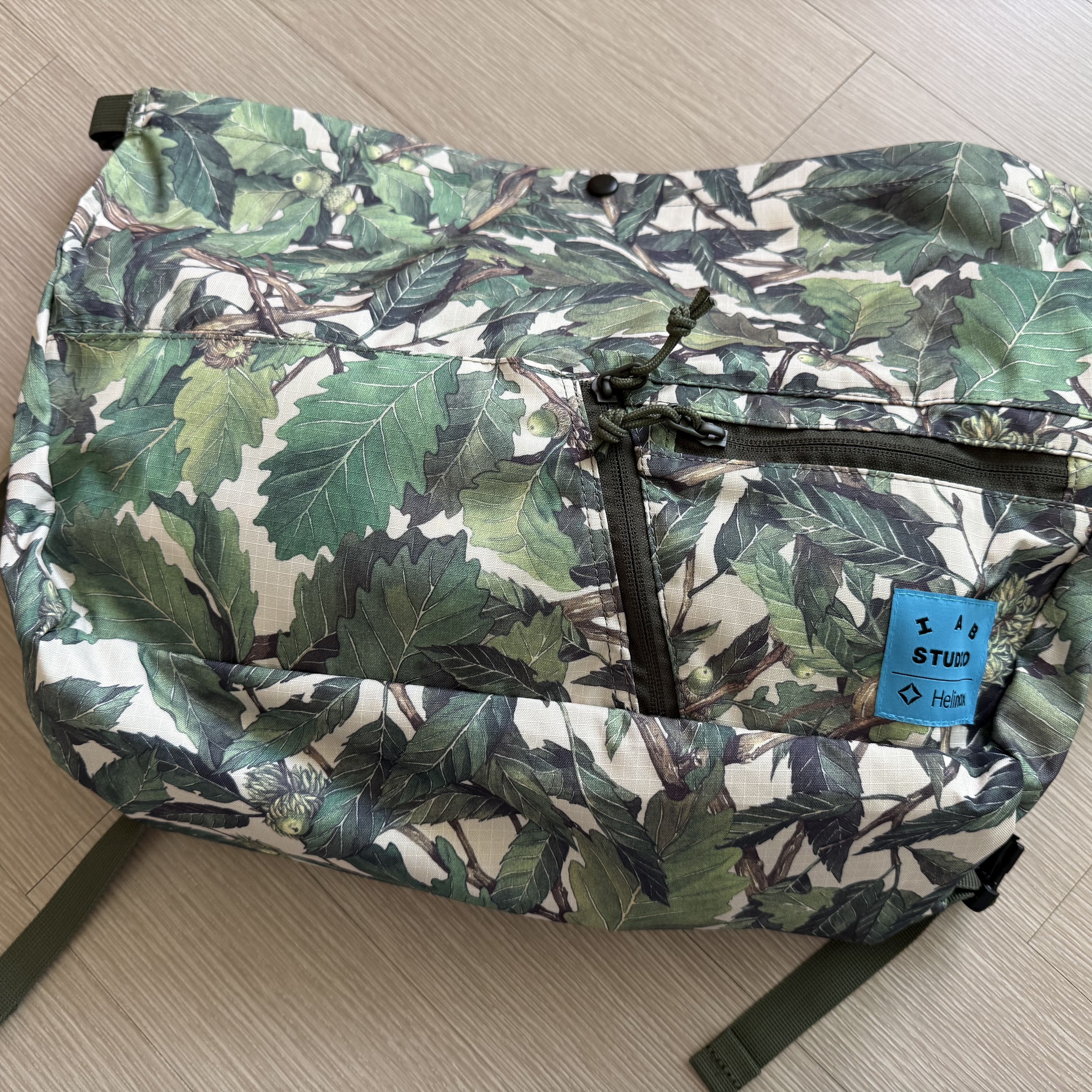 Helinox x IAB Studio Chair One Bukhansan 착용 스타일 - 2
